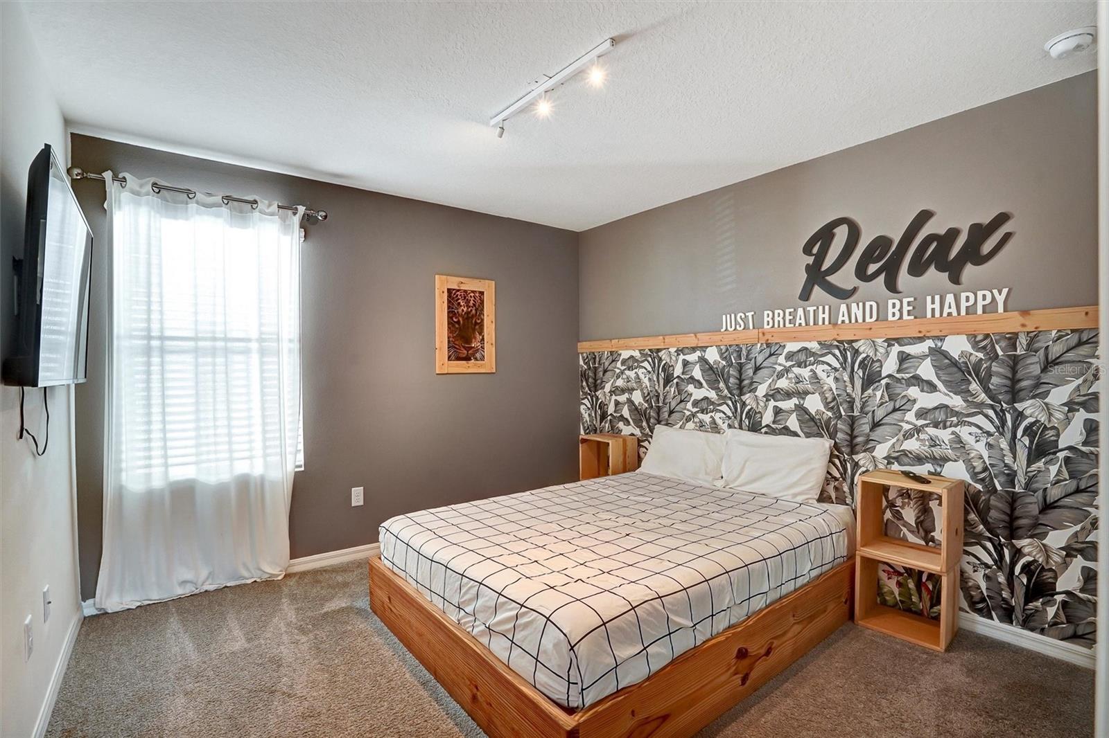 Image 19 of 40 For 8918 Tropical Haven Court