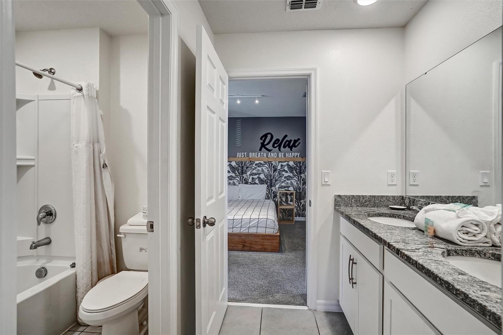 Image 20 of 40 For 8918 Tropical Haven Court