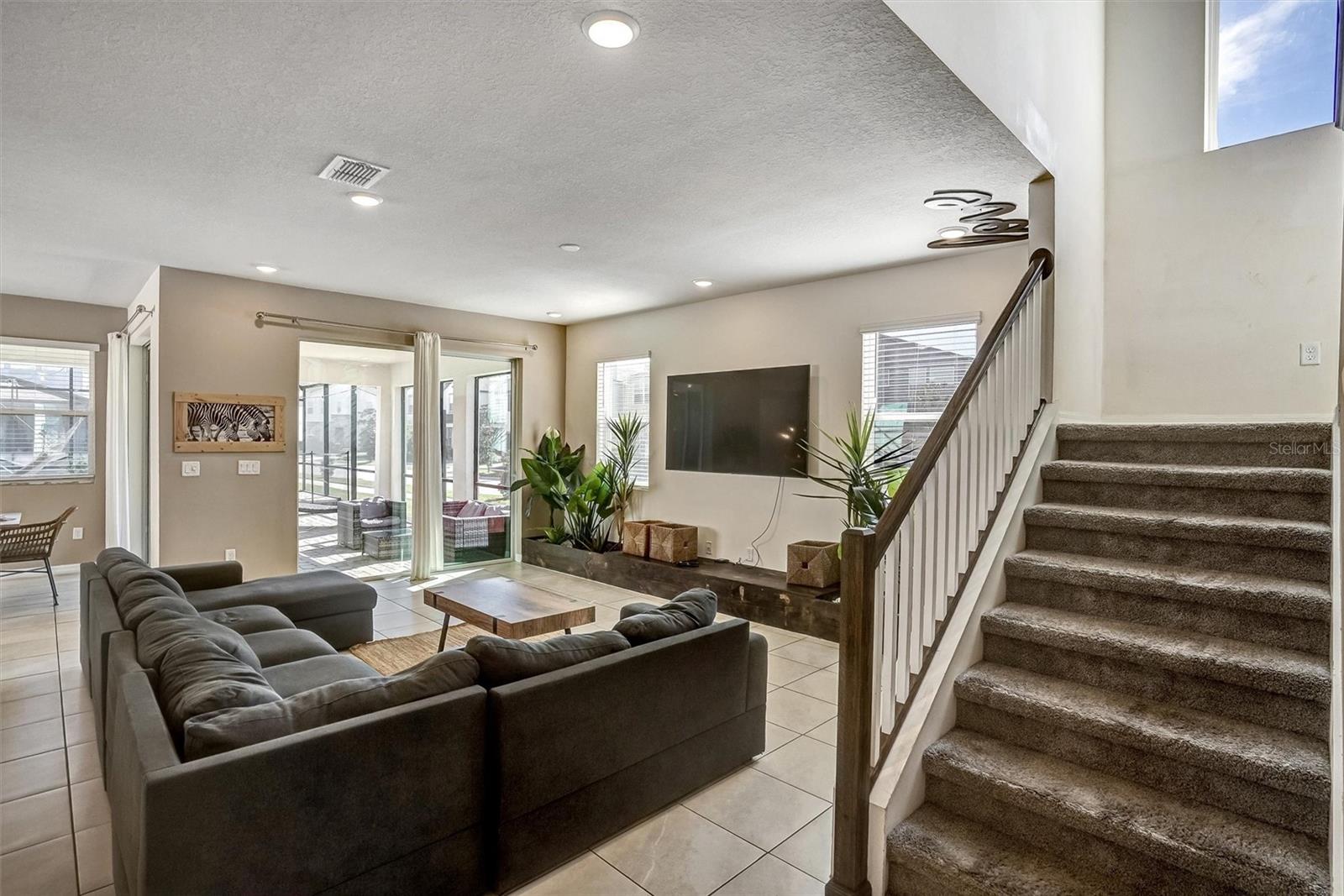 Image 5 of 40 For 8918 Tropical Haven Court