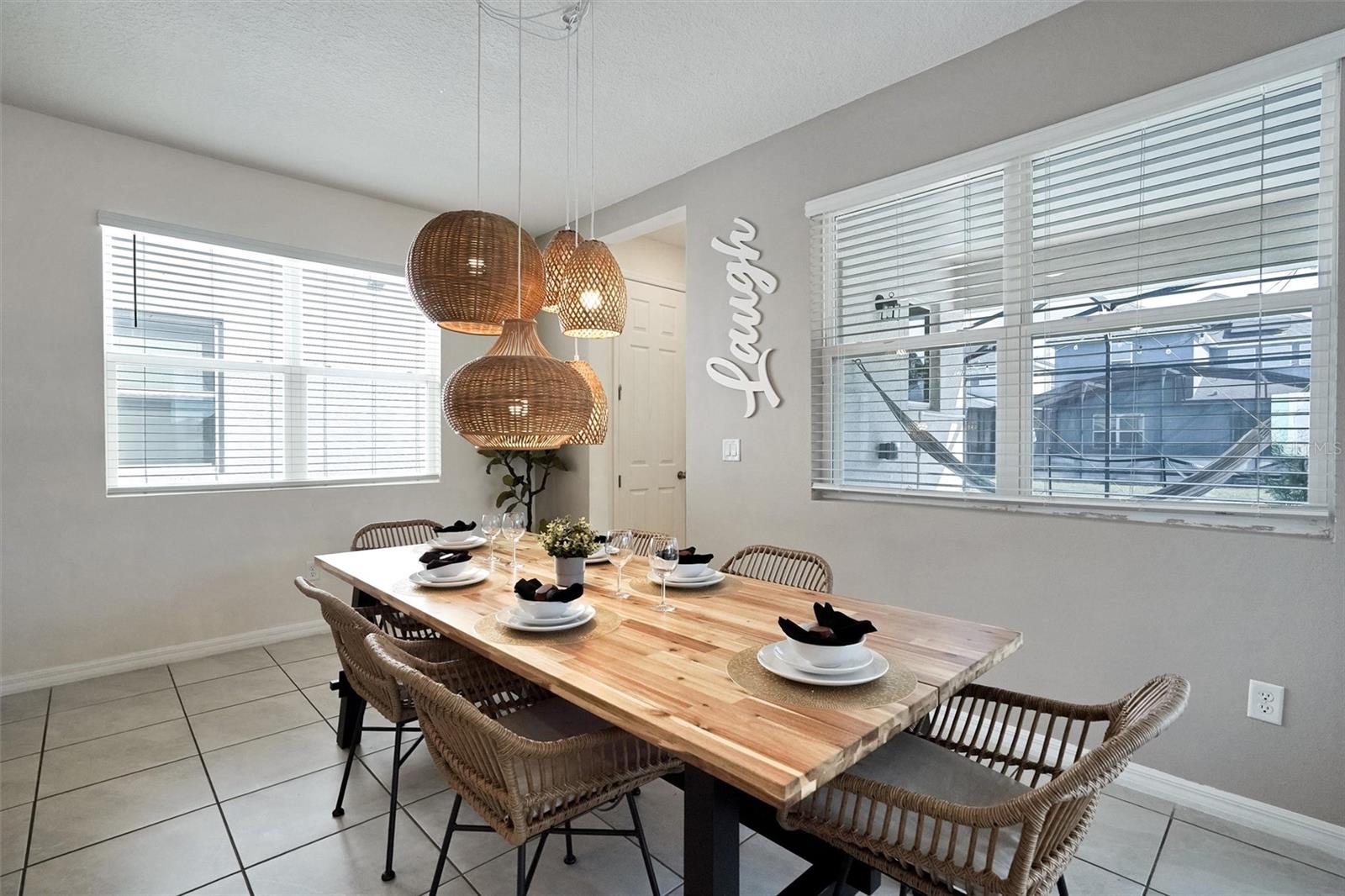 Image 8 of 40 For 8918 Tropical Haven Court