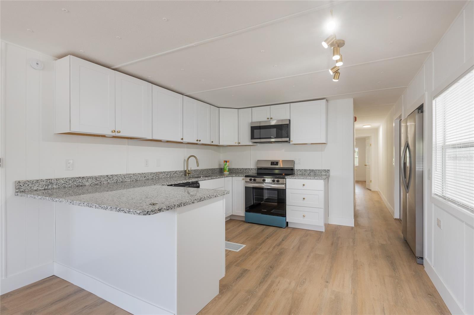 Image 10 of 20 For 814 Roseapple Avenue