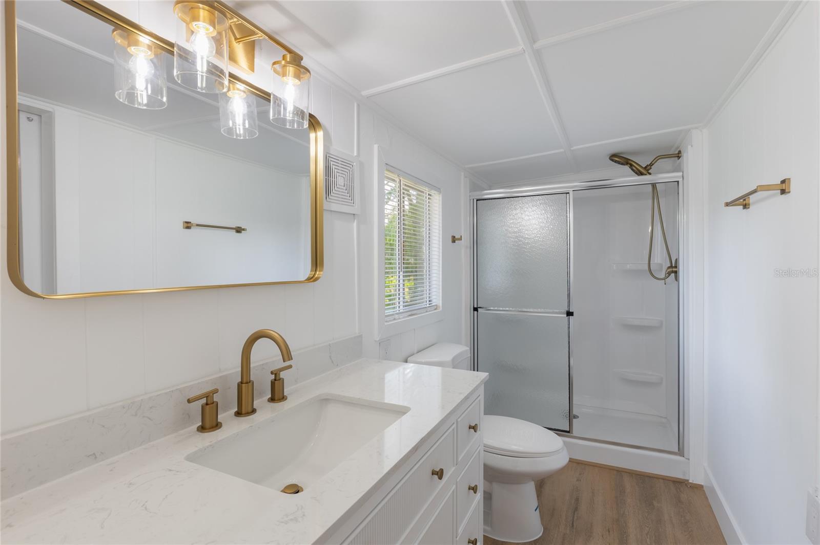 Image 16 of 20 For 814 Roseapple Avenue