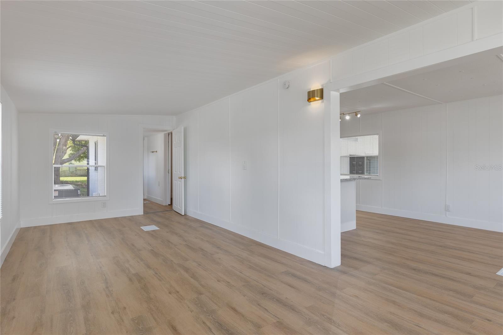 Image 8 of 20 For 814 Roseapple Avenue