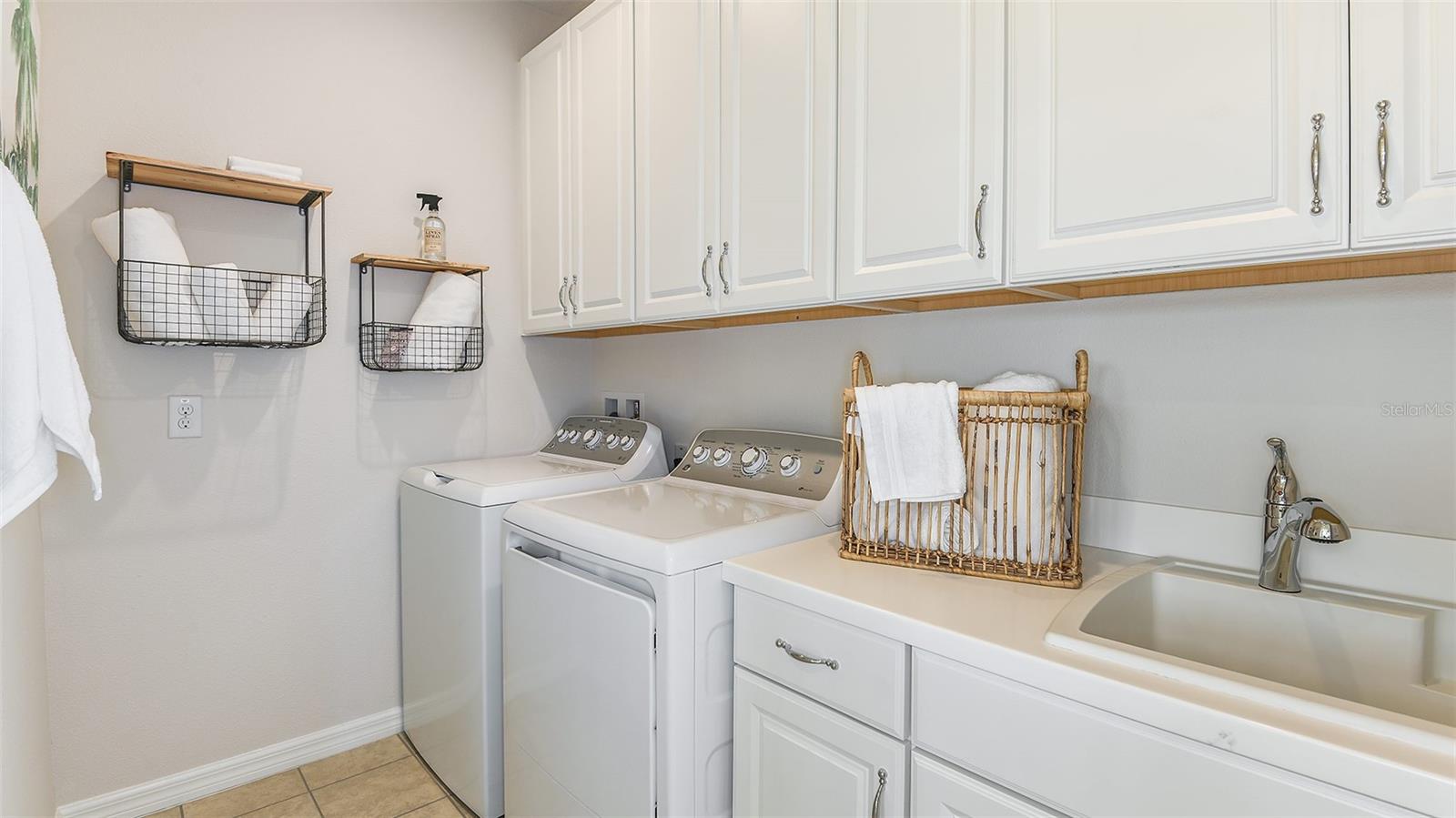 Image 11 of 43 For 14736 Field Daisy Drive