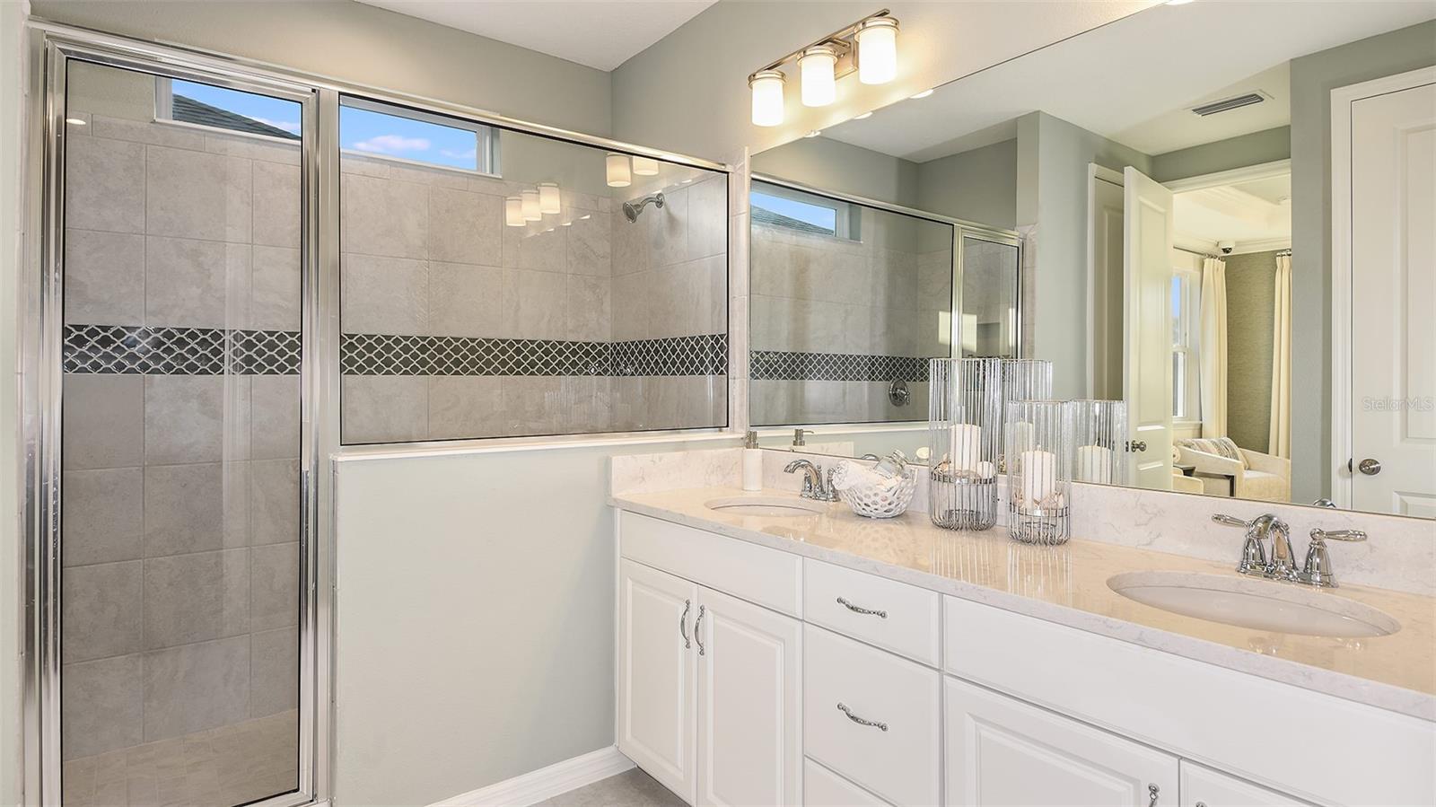 Image 9 of 43 For 14736 Field Daisy Drive