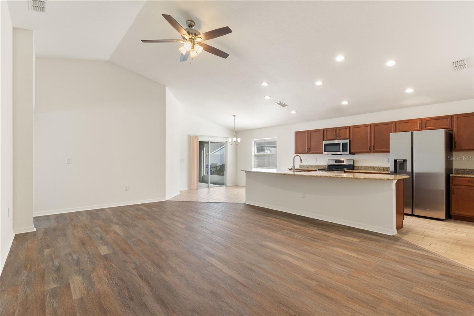 Image 10 of 37 For 2009 Danes Court