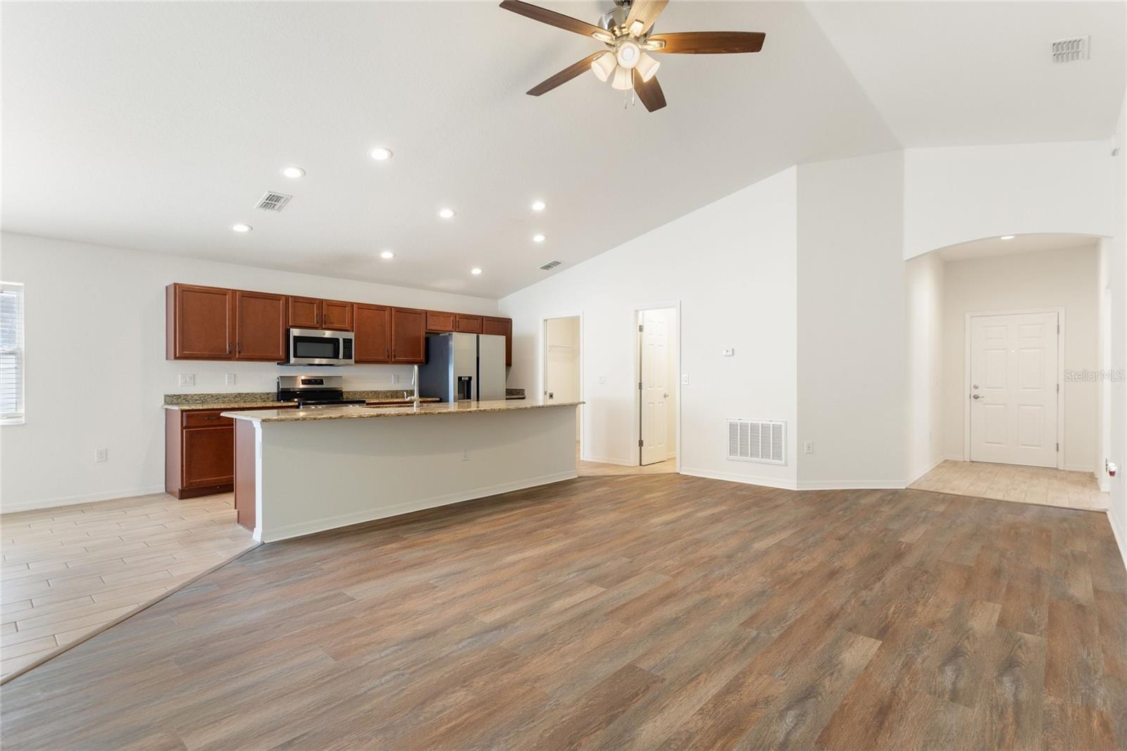 Image 11 of 37 For 2009 Danes Court