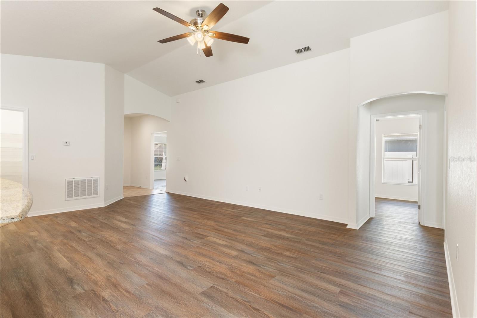 Image 12 of 37 For 2009 Danes Court