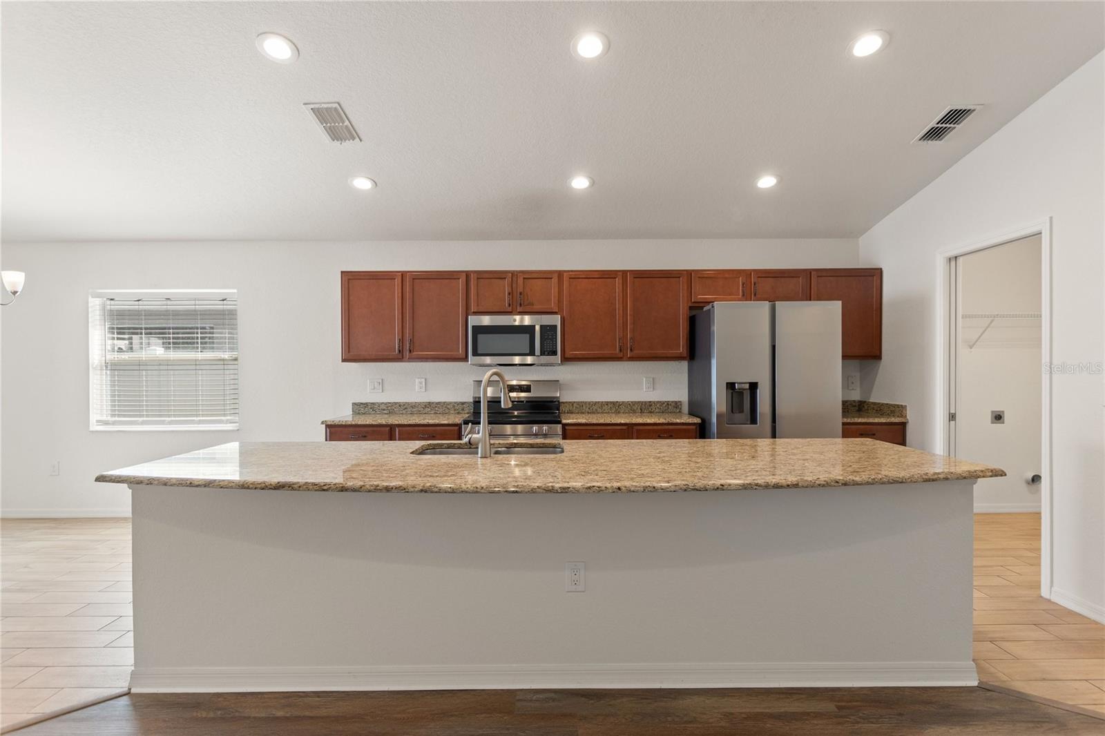 Image 17 of 37 For 2009 Danes Court