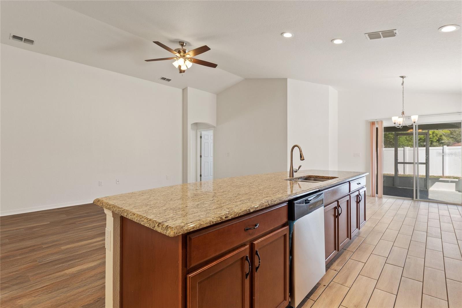 Image 20 of 37 For 2009 Danes Court