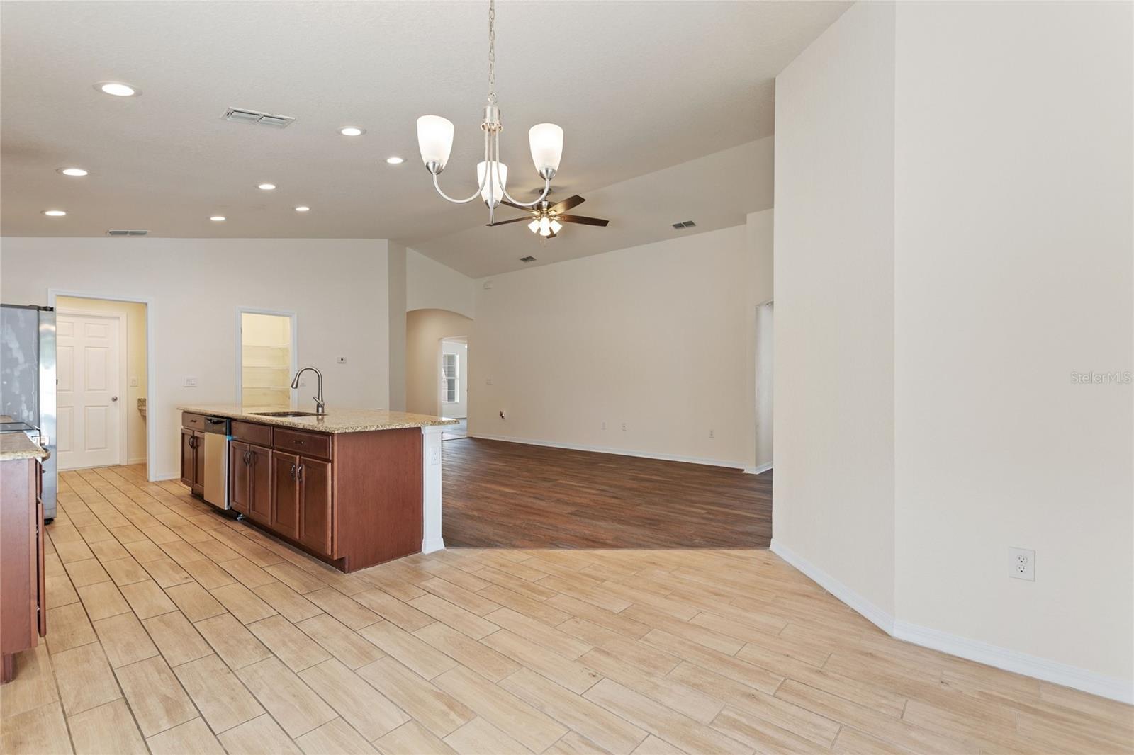 Image 22 of 37 For 2009 Danes Court