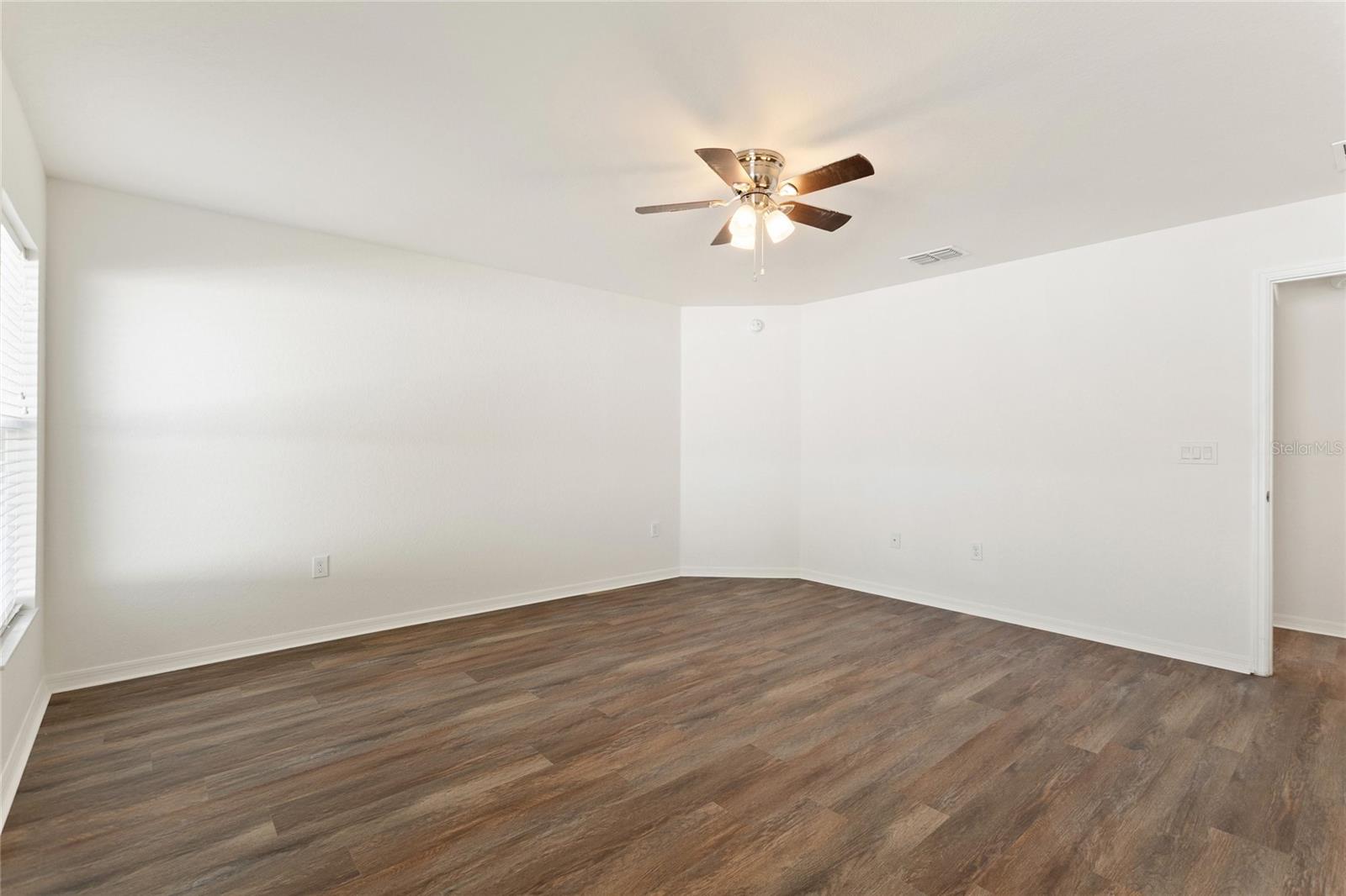 Image 26 of 37 For 2009 Danes Court