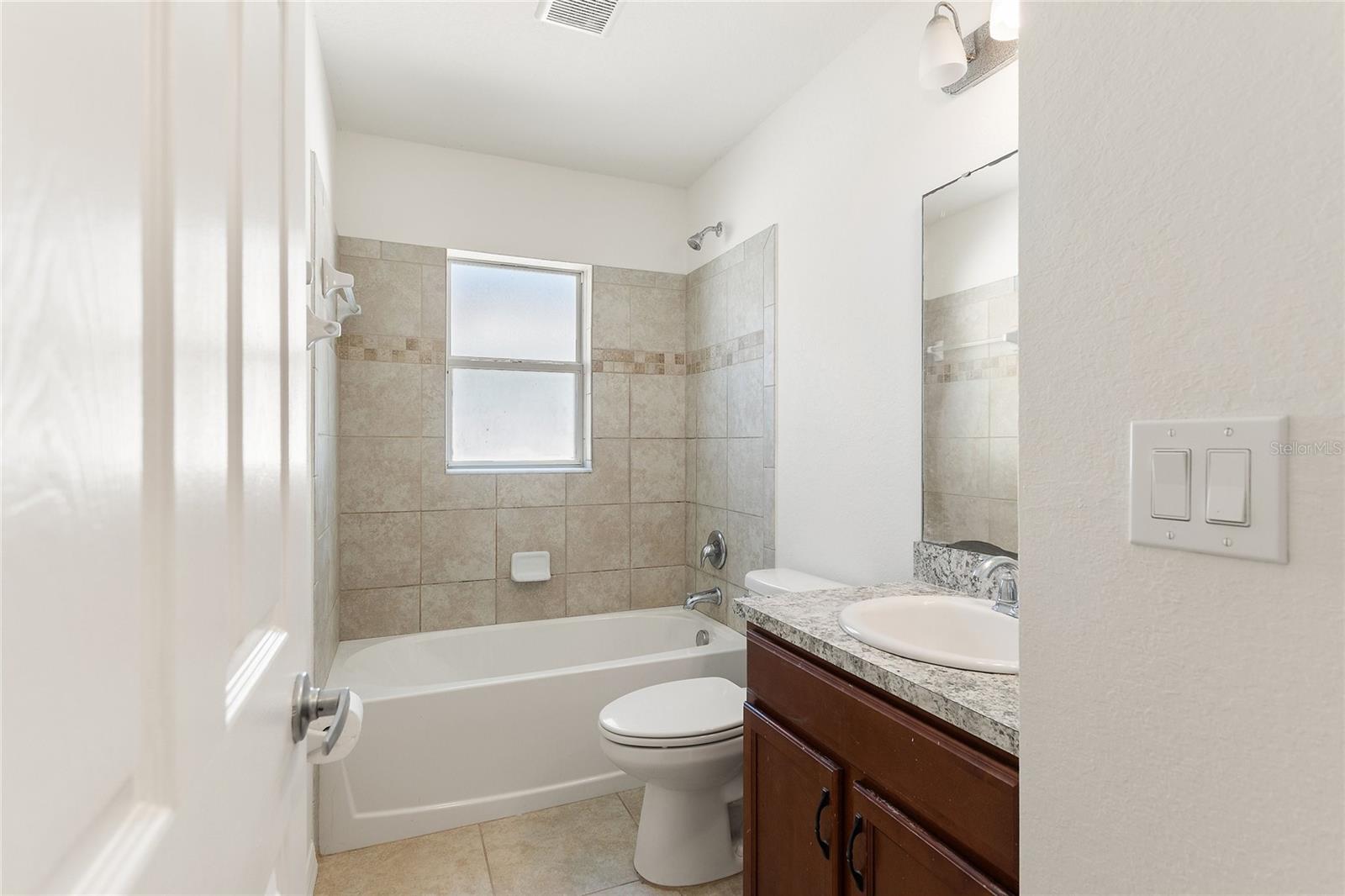 Image 7 of 37 For 2009 Danes Court