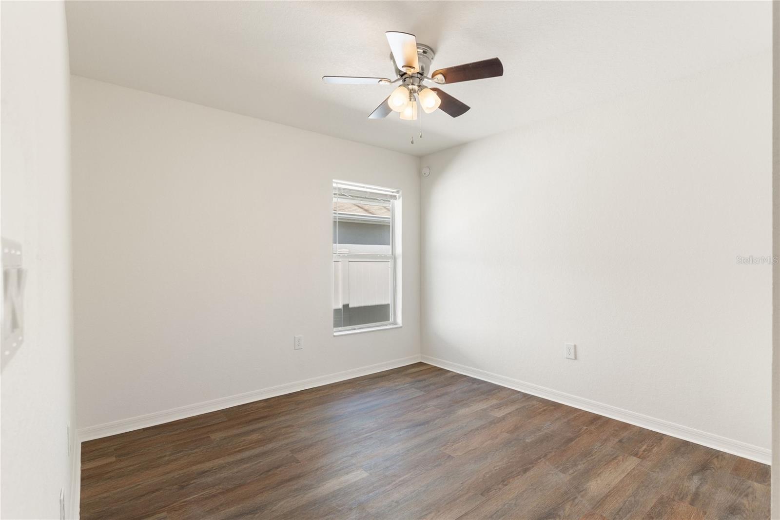 Image 8 of 37 For 2009 Danes Court