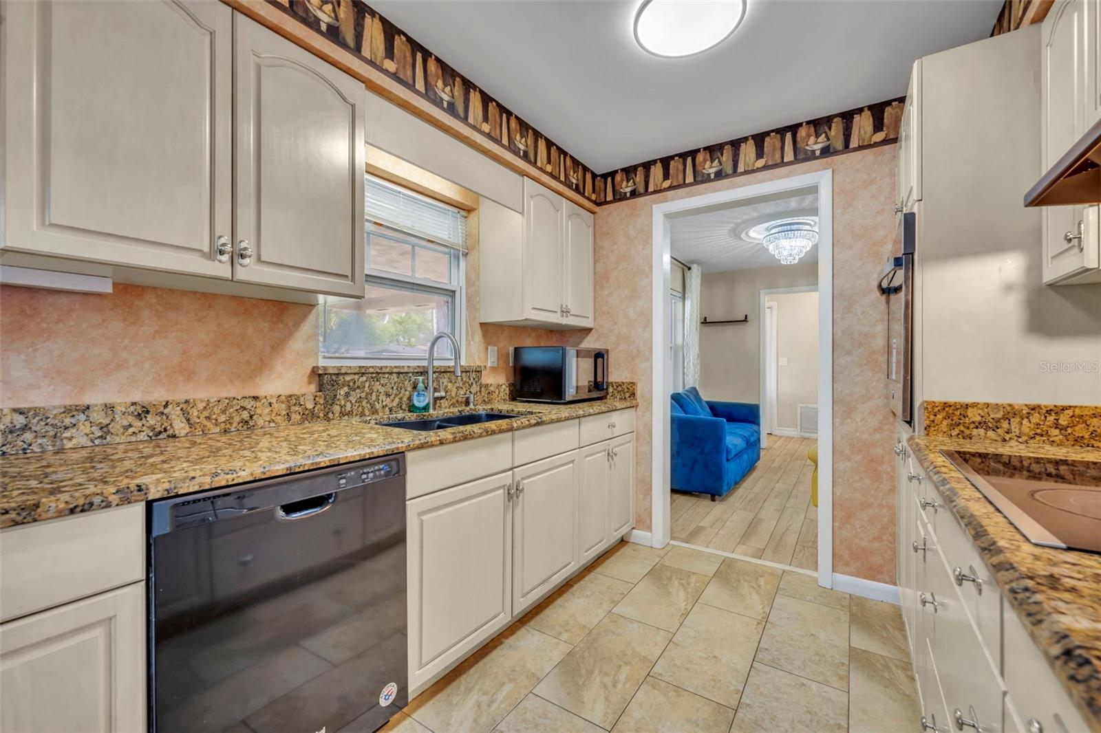 Image 13 of 23 For 4402 Blonigen Avenue