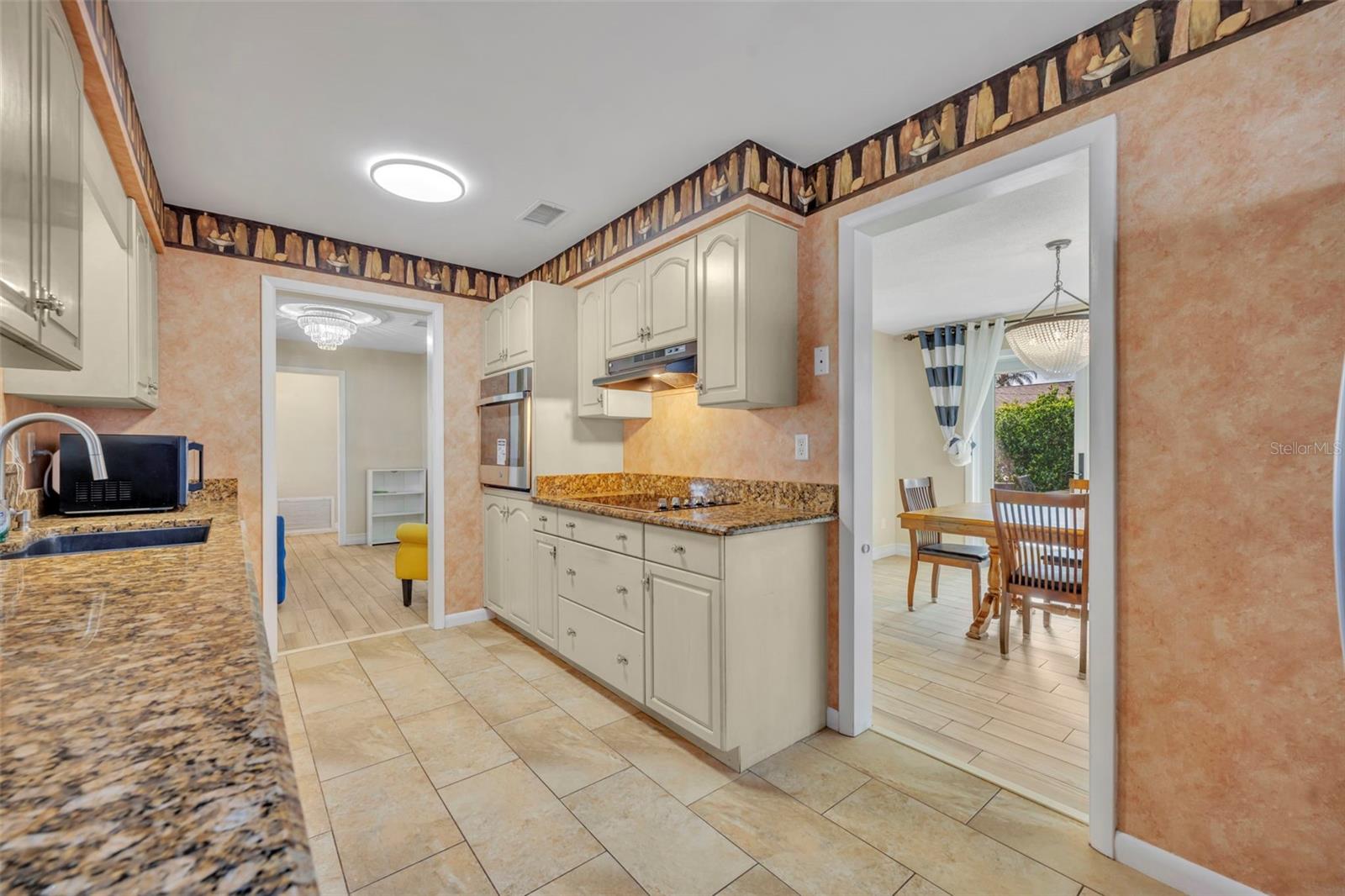 Image 14 of 23 For 4402 Blonigen Avenue