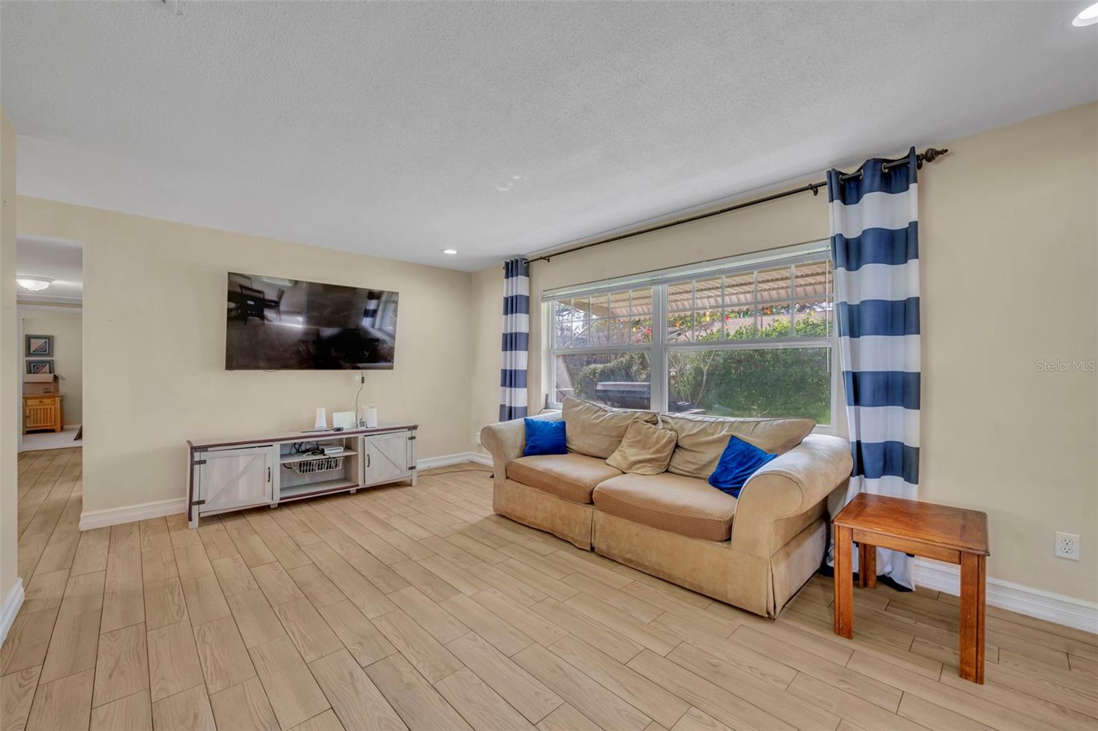 Image 5 of 23 For 4402 Blonigen Avenue