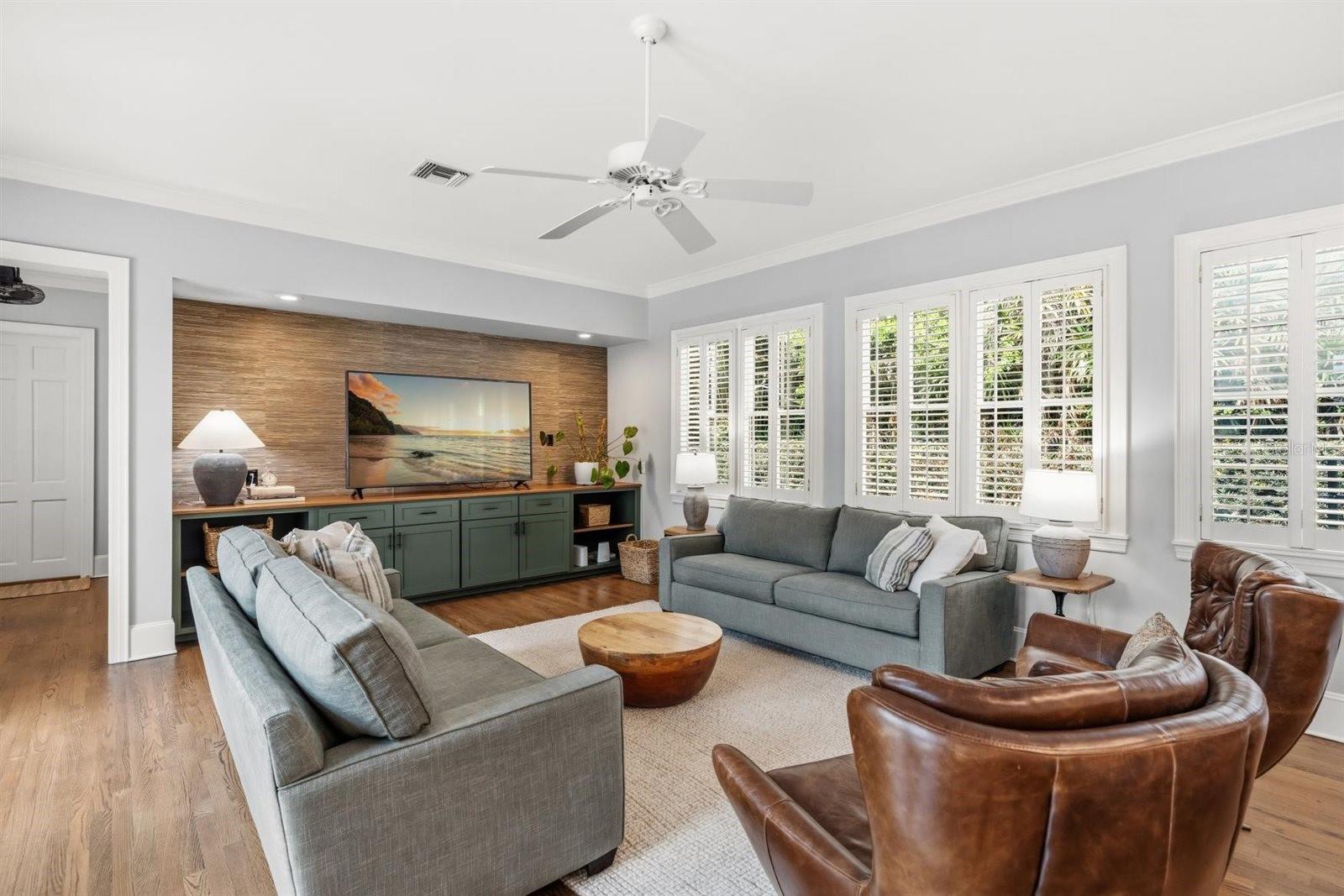 Image 16 of 33 For 722 Alba Drive