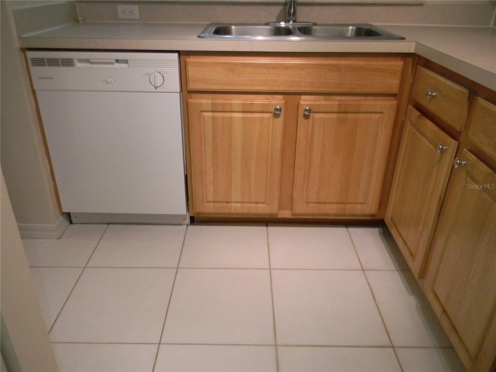 Image 17 of 47 For 5701 Brentgrass Drive 207