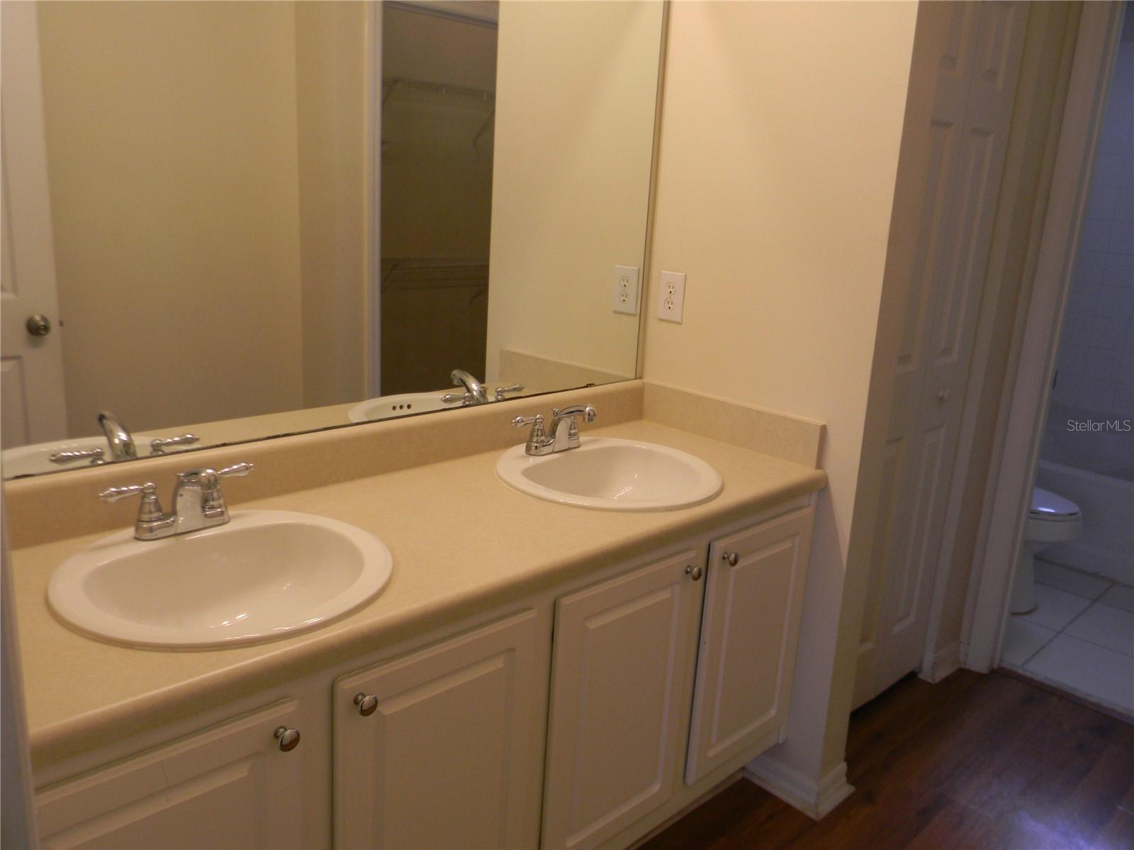 Image 32 of 47 For 5701 Brentgrass Drive 207