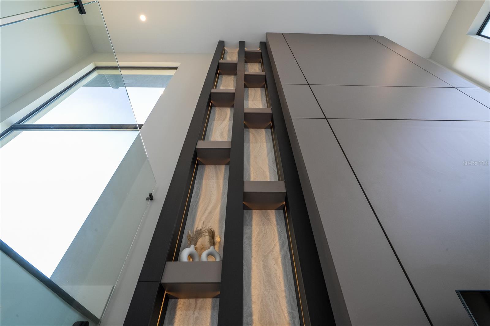 Image 21 of 100 For 16306 Ravenna Court