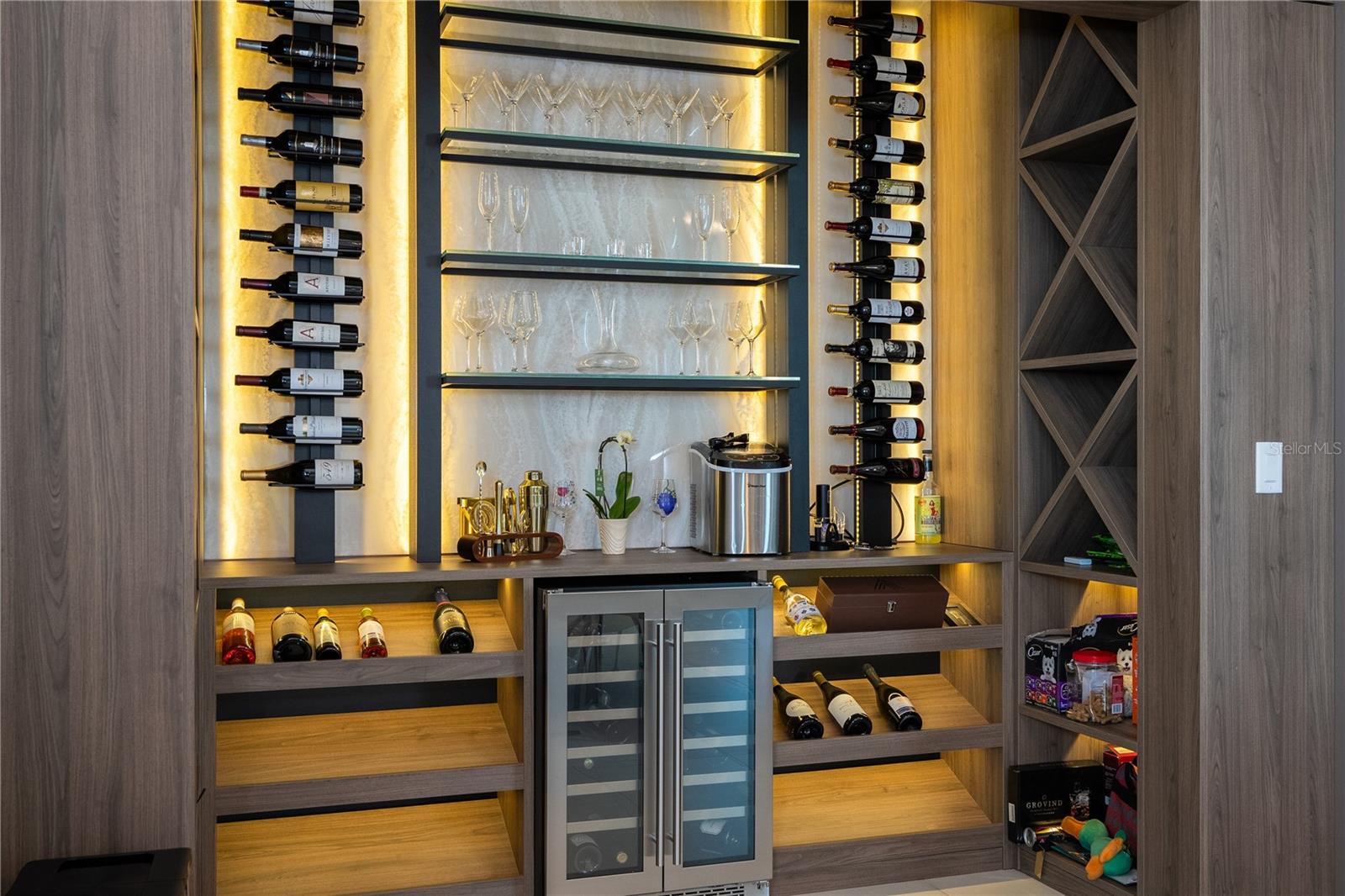 Image 29 of 100 For 16306 Ravenna Court