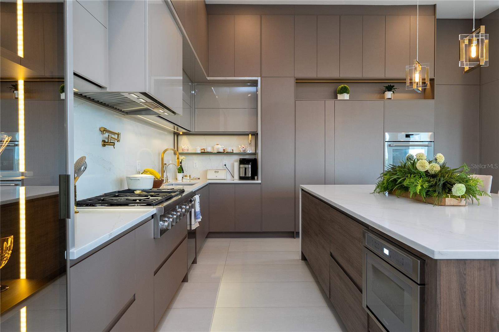 Image 33 of 100 For 16306 Ravenna Court