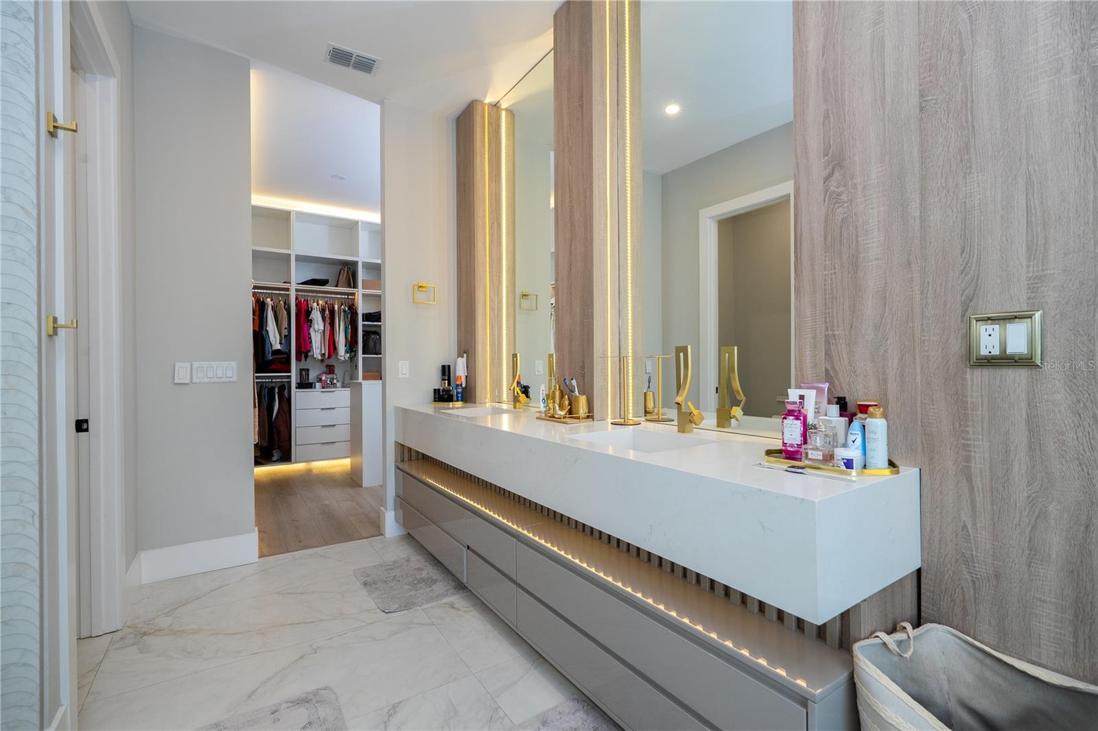 Image 60 of 100 For 16306 Ravenna Court