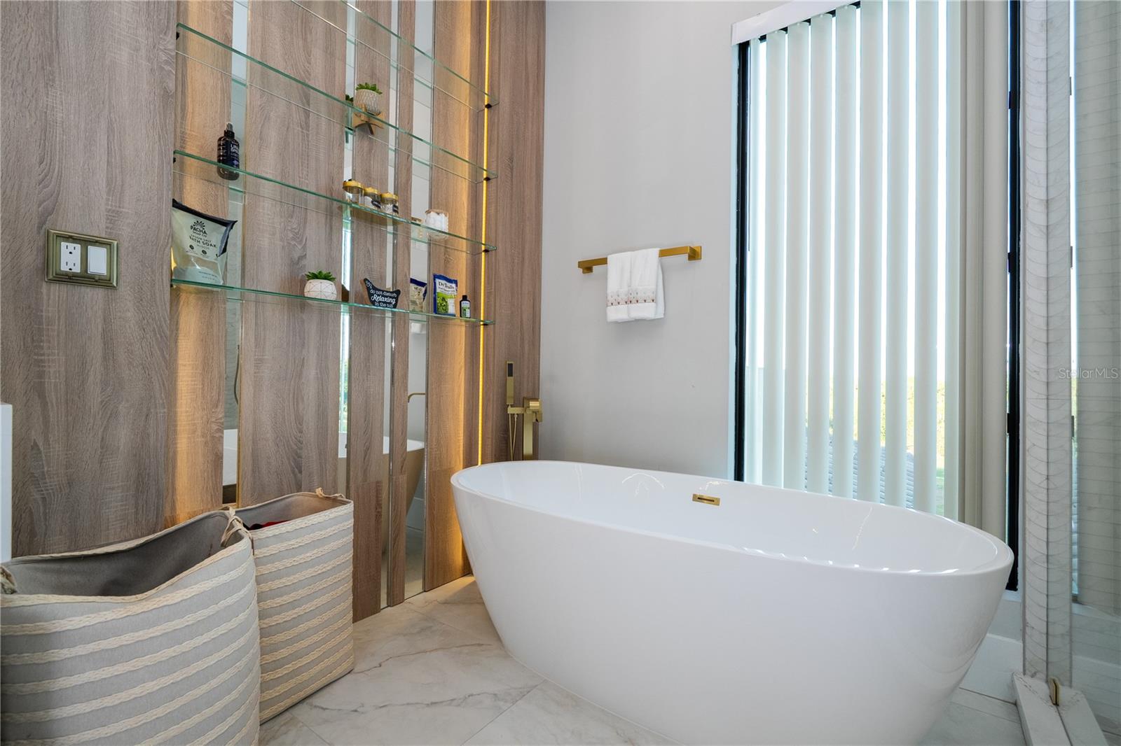 Image 63 of 100 For 16306 Ravenna Court