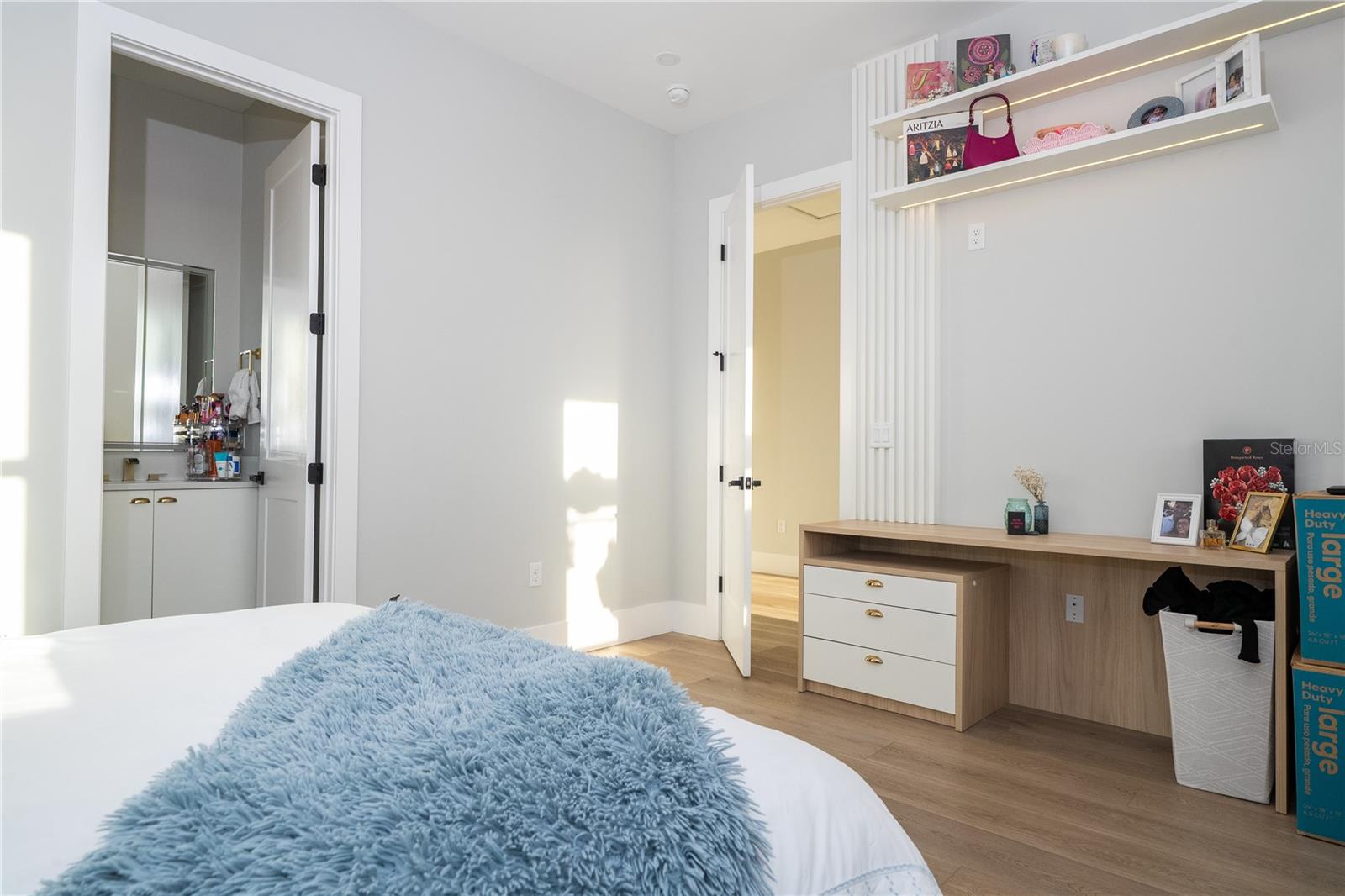 Image 77 of 100 For 16306 Ravenna Court