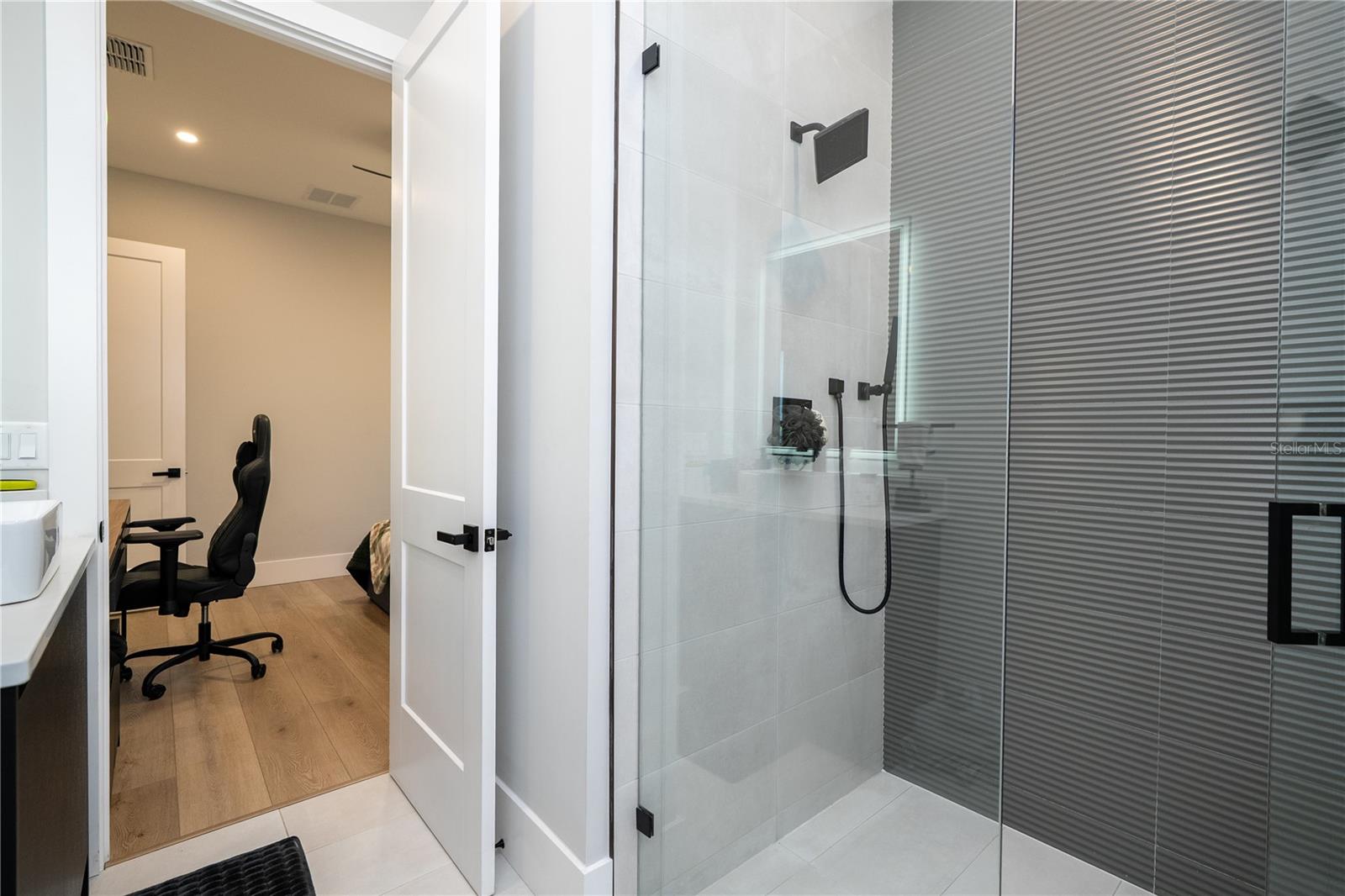 Image 86 of 100 For 16306 Ravenna Court