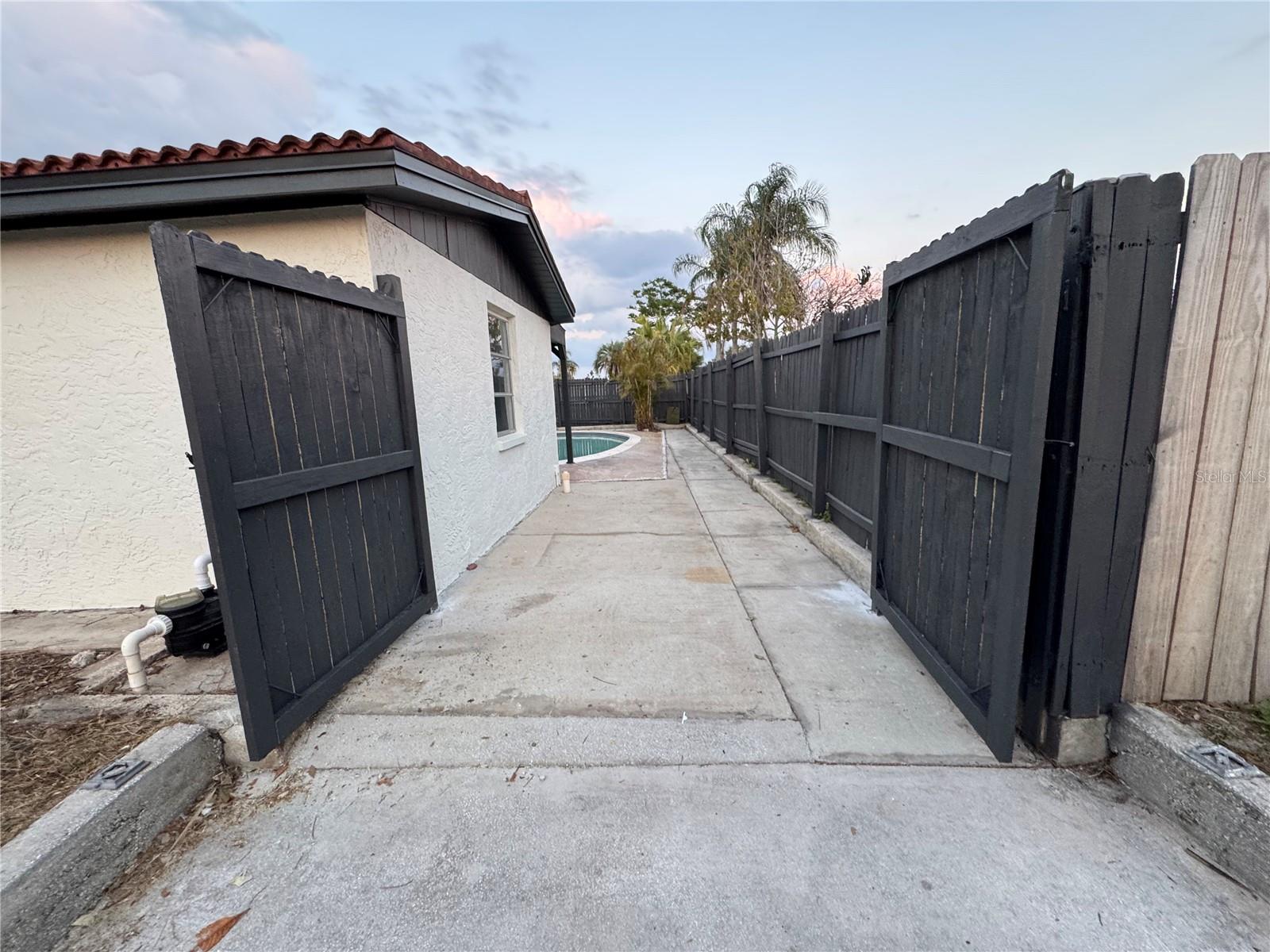 Image 33 of 37 For 3206 Pinon Drive