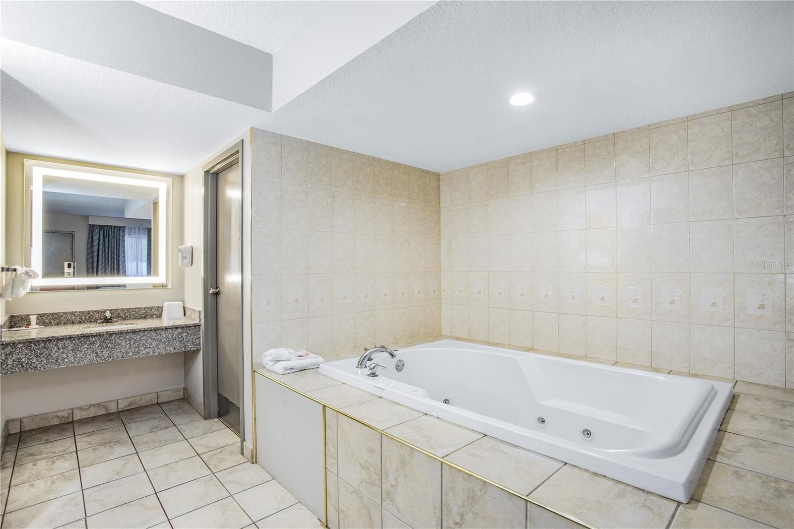 Image 13 of 26 For 8245 Us-17-92 Highway