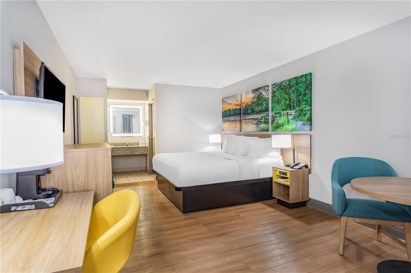 Image 24 of 26 For 8245 Us-17-92 Highway