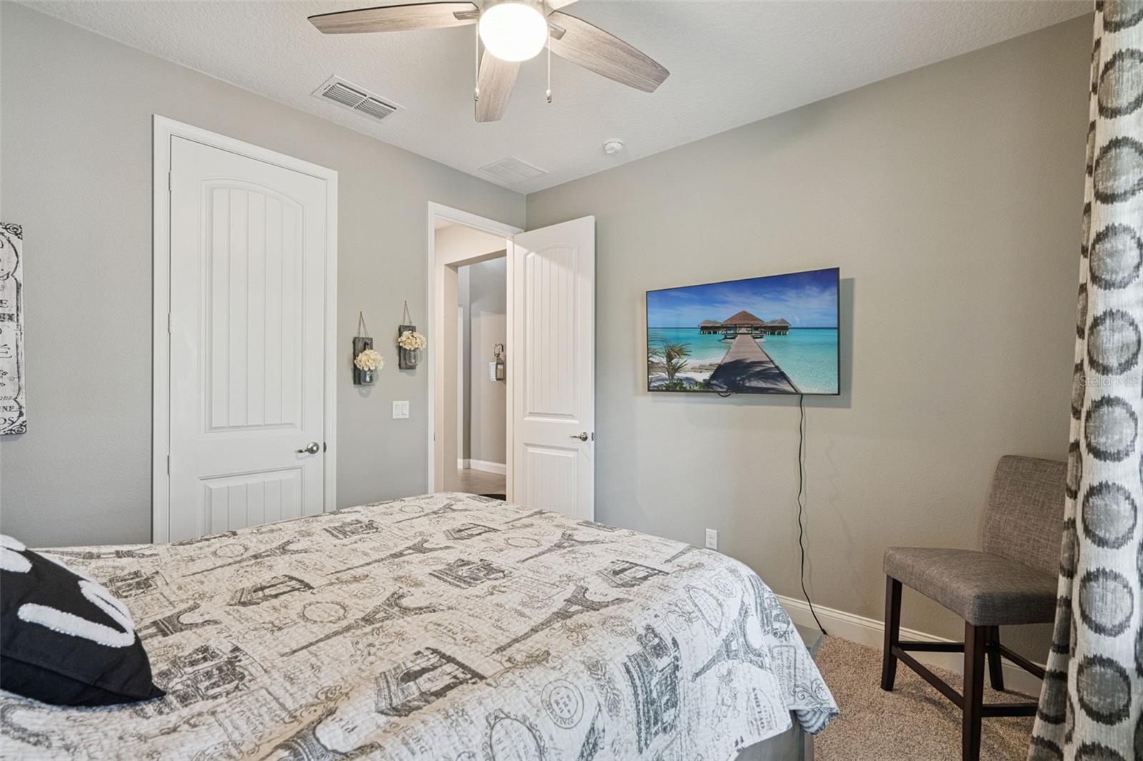 Image 30 of 64 For 8415 Vivaro Isle Way