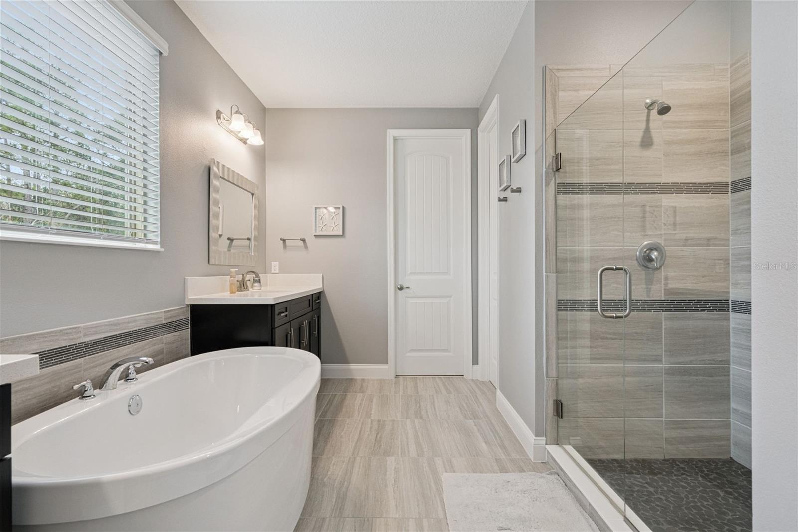 Image 37 of 64 For 8415 Vivaro Isle Way