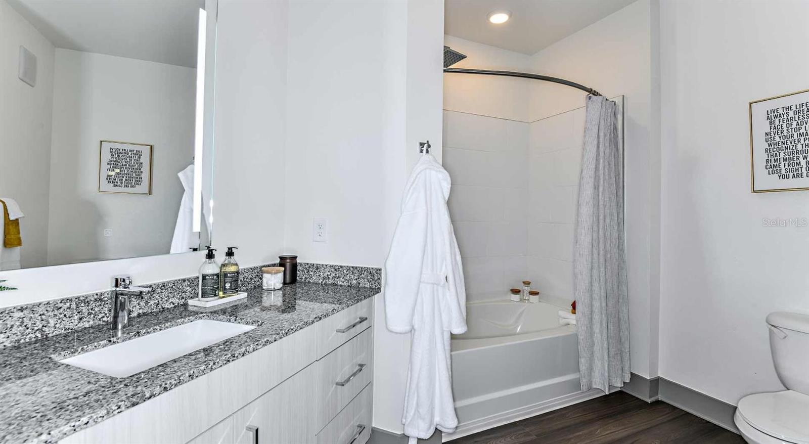 Image 16 of 18 For 1040 Jamison Loop Relax