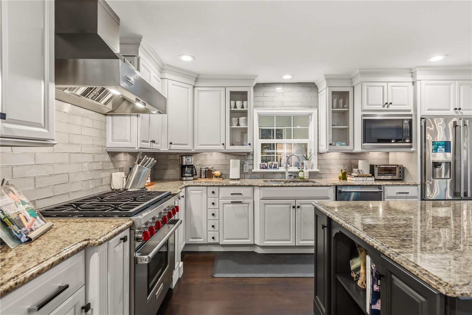 Image 15 of 40 For 872 Granville Drive