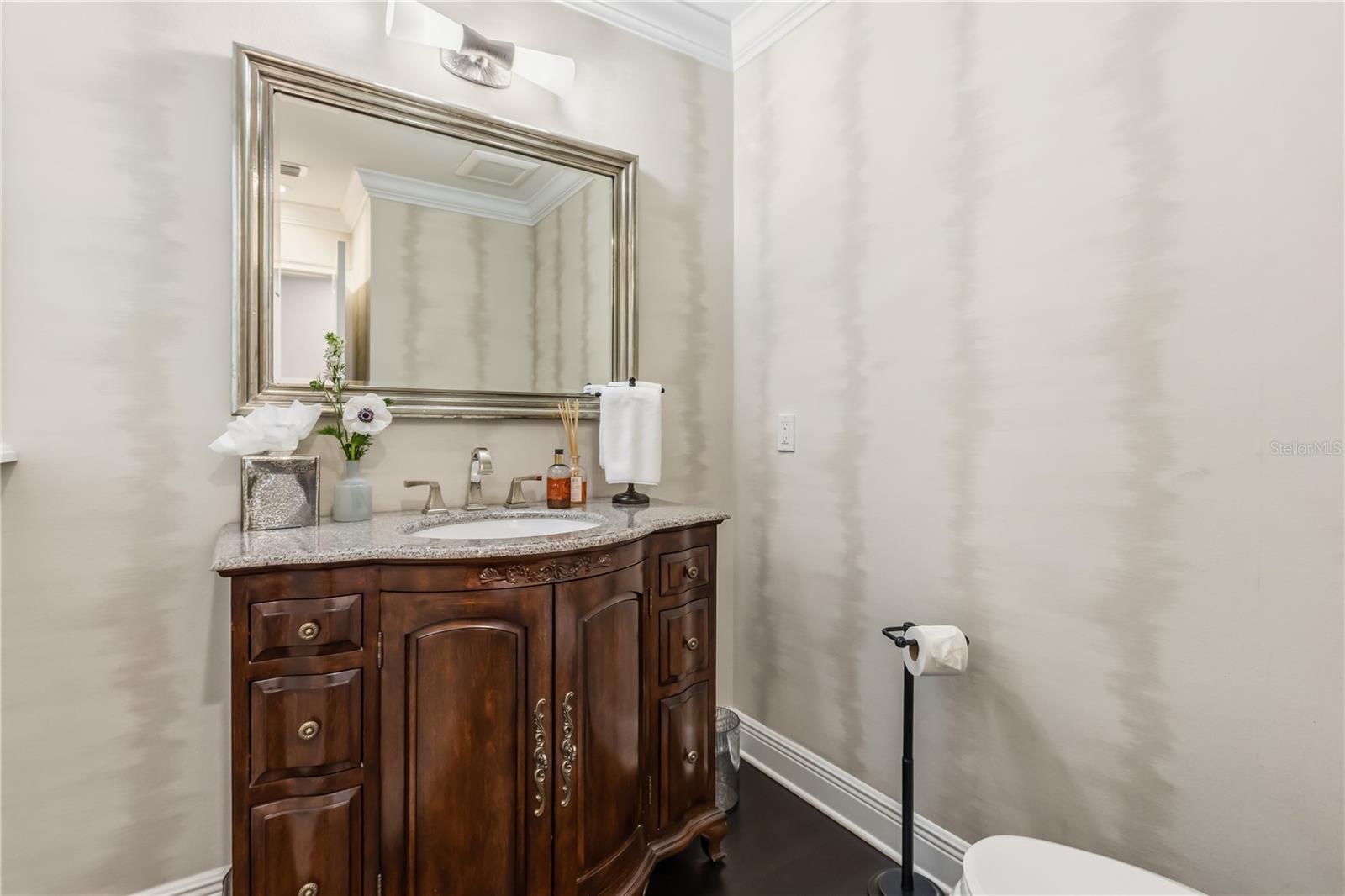 Image 17 of 40 For 872 Granville Drive