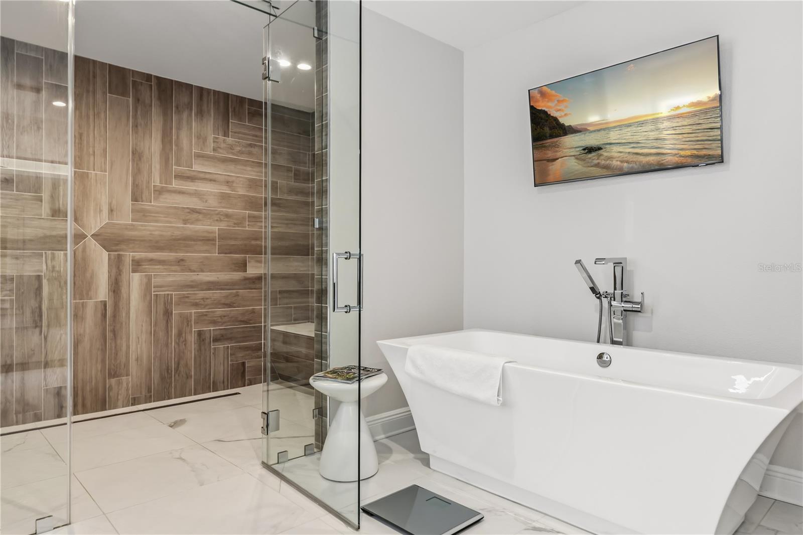 Image 22 of 40 For 872 Granville Drive