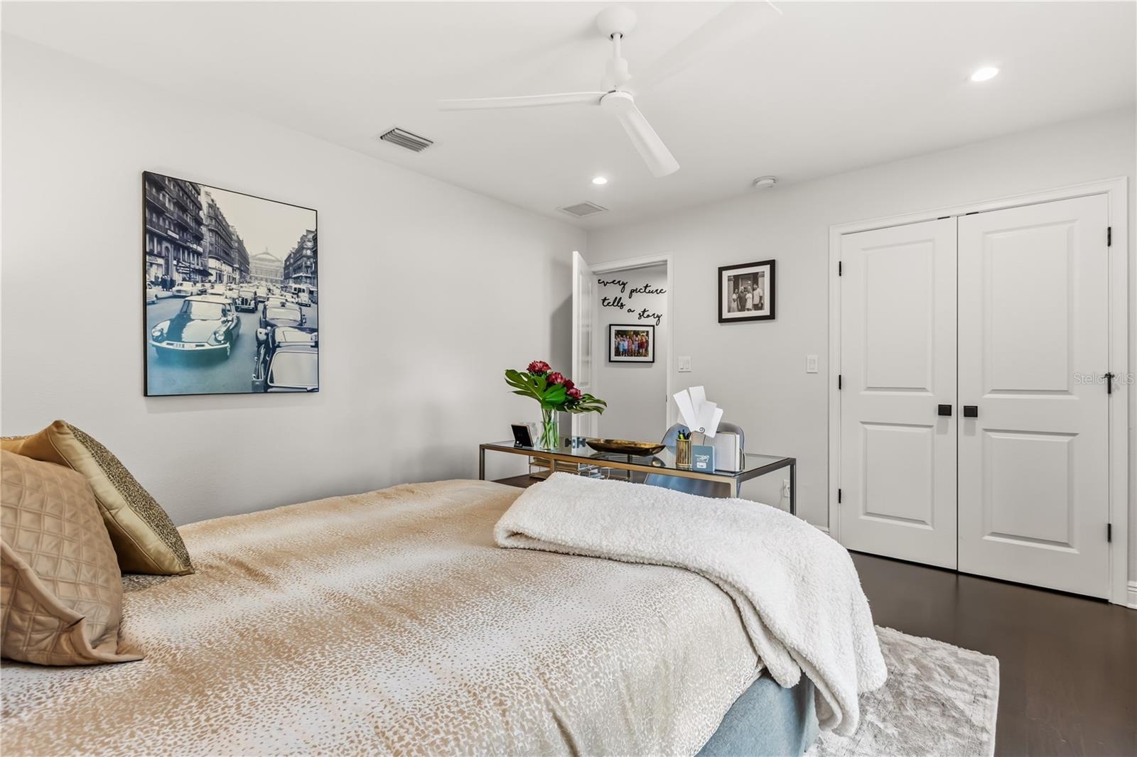 Image 25 of 40 For 872 Granville Drive