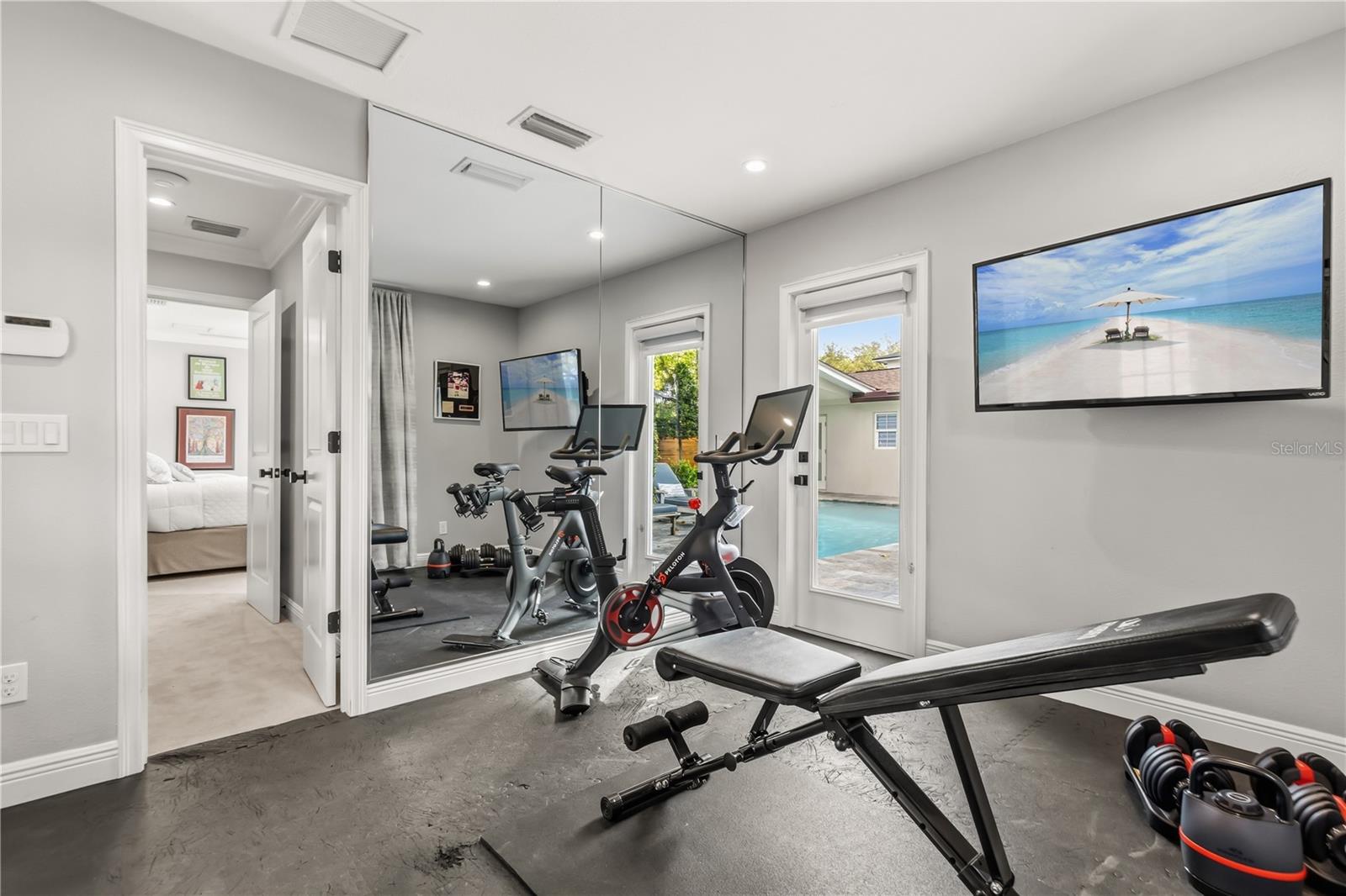 Image 29 of 40 For 872 Granville Drive