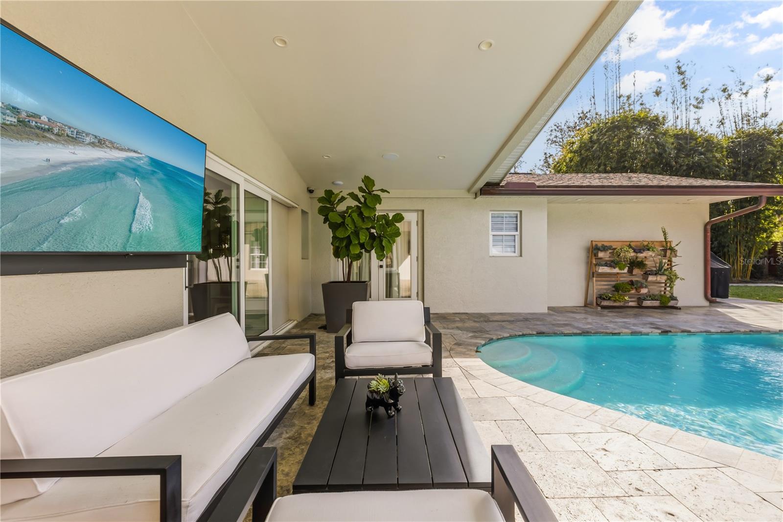 Image 33 of 40 For 872 Granville Drive