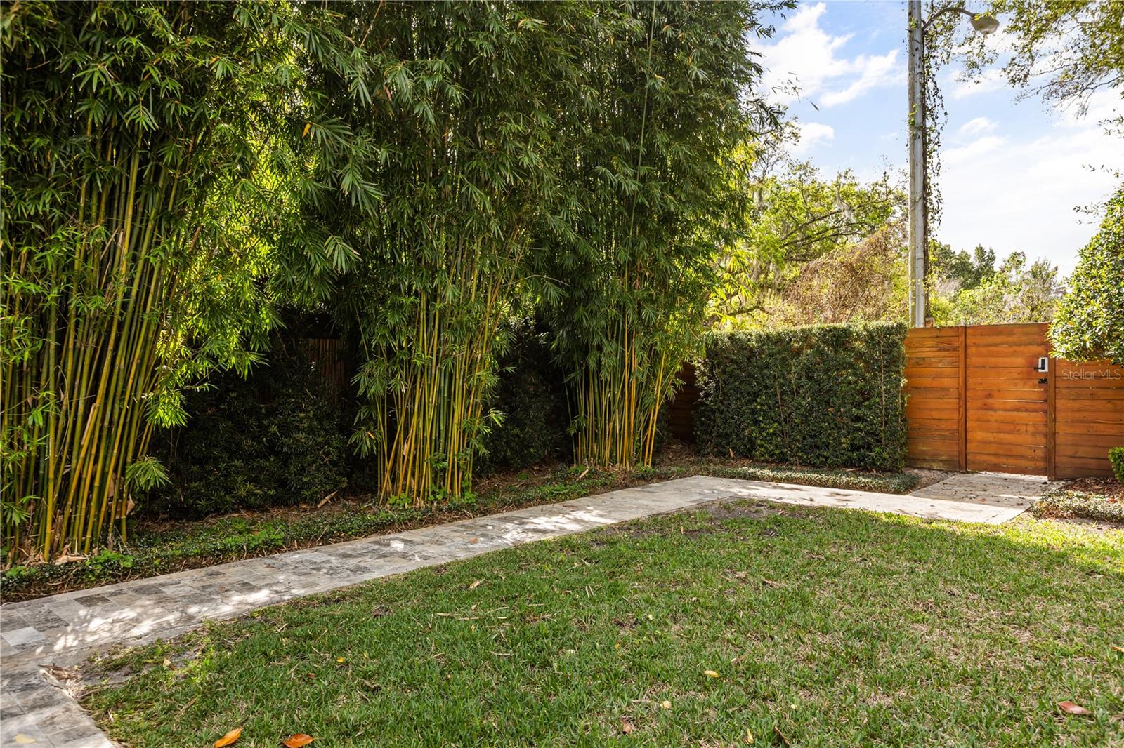 Image 38 of 40 For 872 Granville Drive