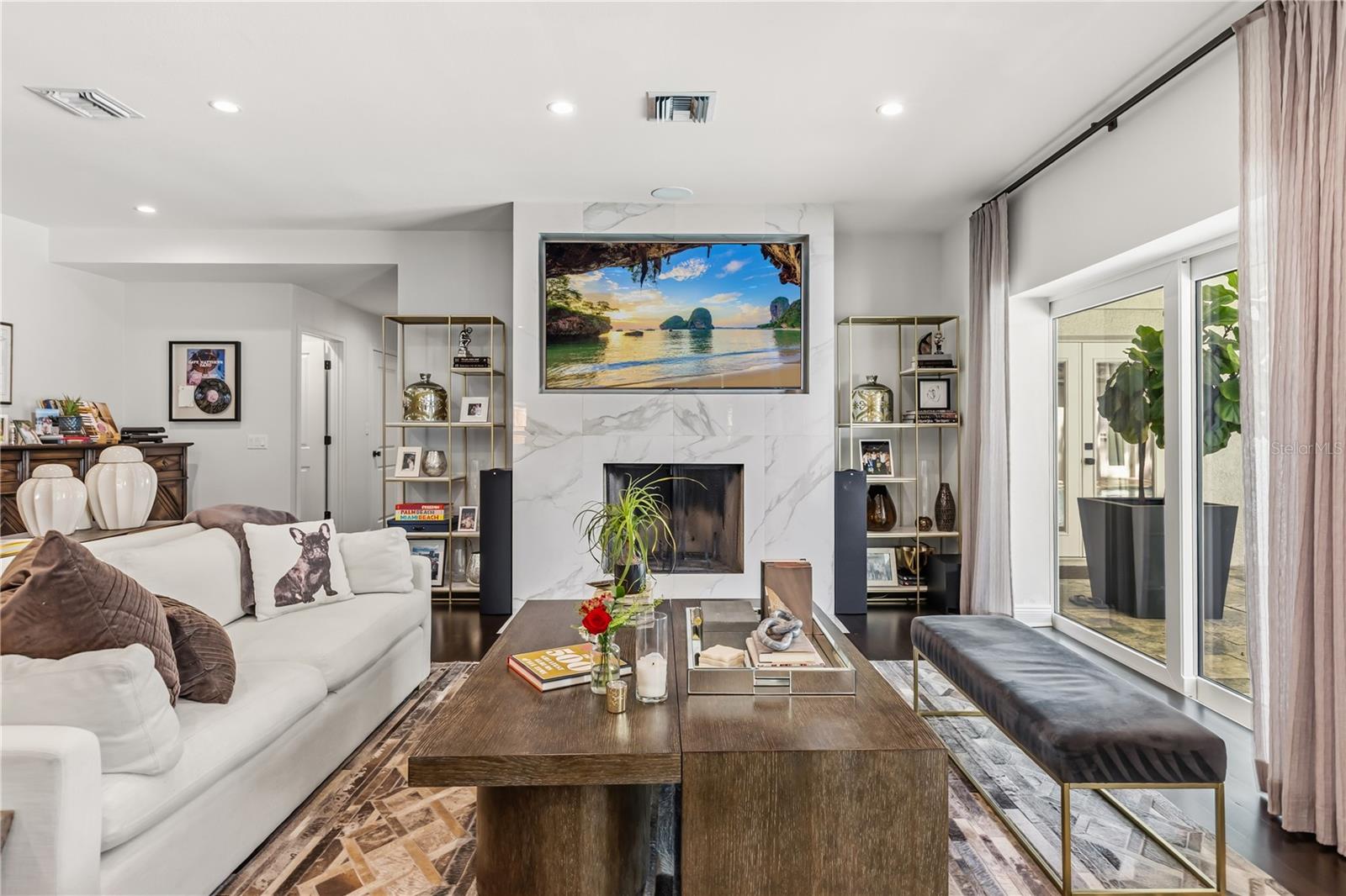 Image 7 of 40 For 872 Granville Drive