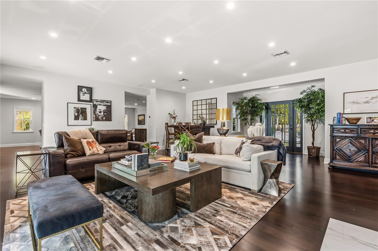 Image 9 of 40 For 872 Granville Drive