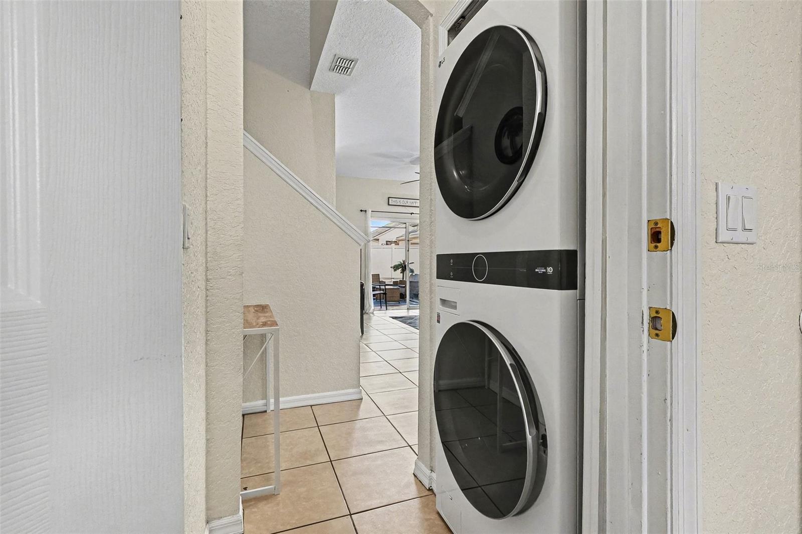 Image 11 of 44 For 328 Verona Avenue