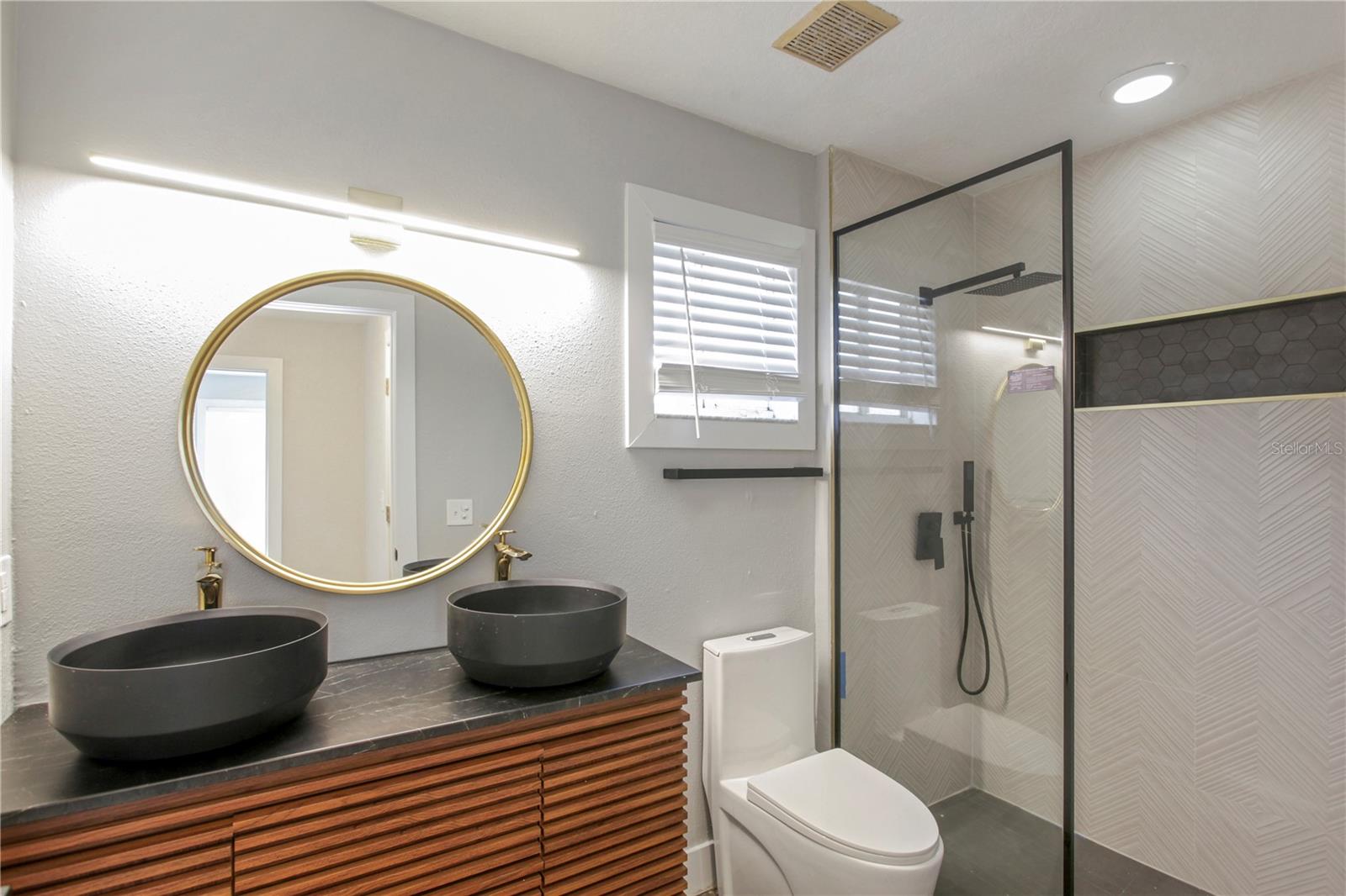 Image 16 of 32 For 822 Polk Street