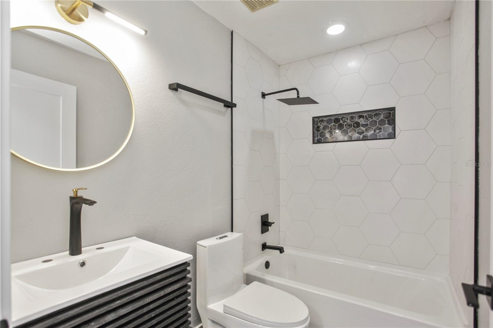 Image 23 of 32 For 822 Polk Street