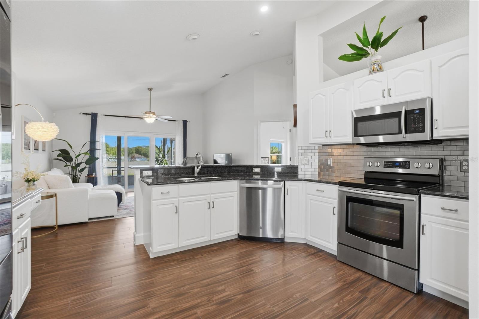 Image 10 of 30 For 101 Splitlog Place